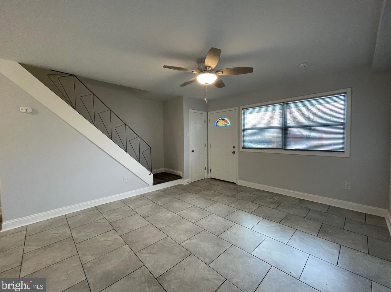 102 Thorn Ln, New Castle, DE 19720
