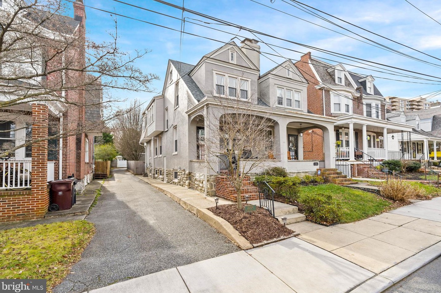 2304 14th St, Wilmington, DE 19806-1303