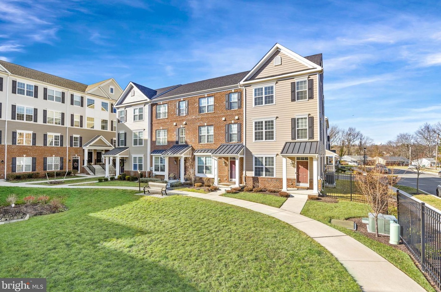 3565 Naamans Dr, Claymont, DE 19703