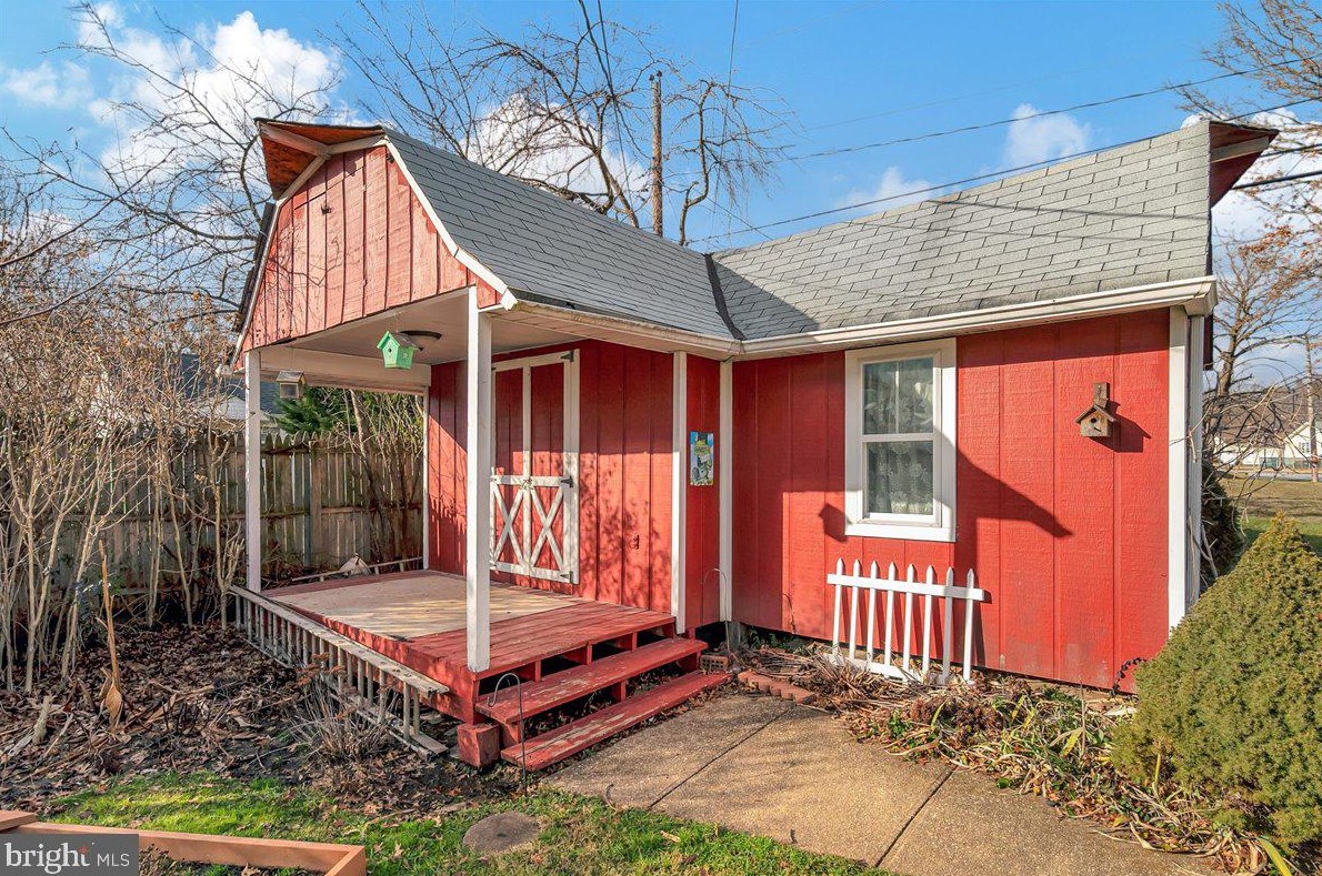 3801 Eunice Ave, Wilmington DE  19808-4614 exterior