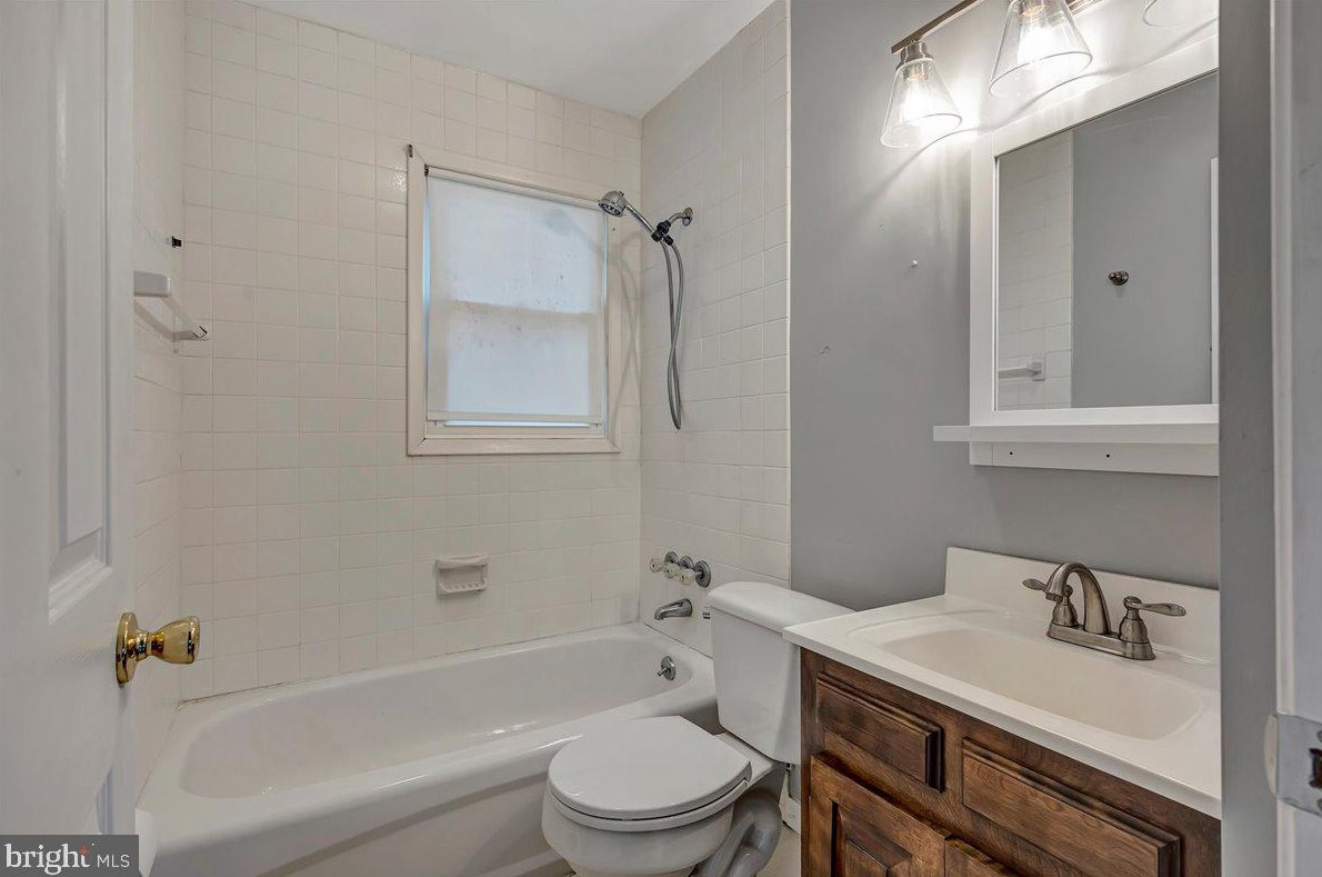 3801 Eunice Ave, Wilmington DE  19808-4614 exterior