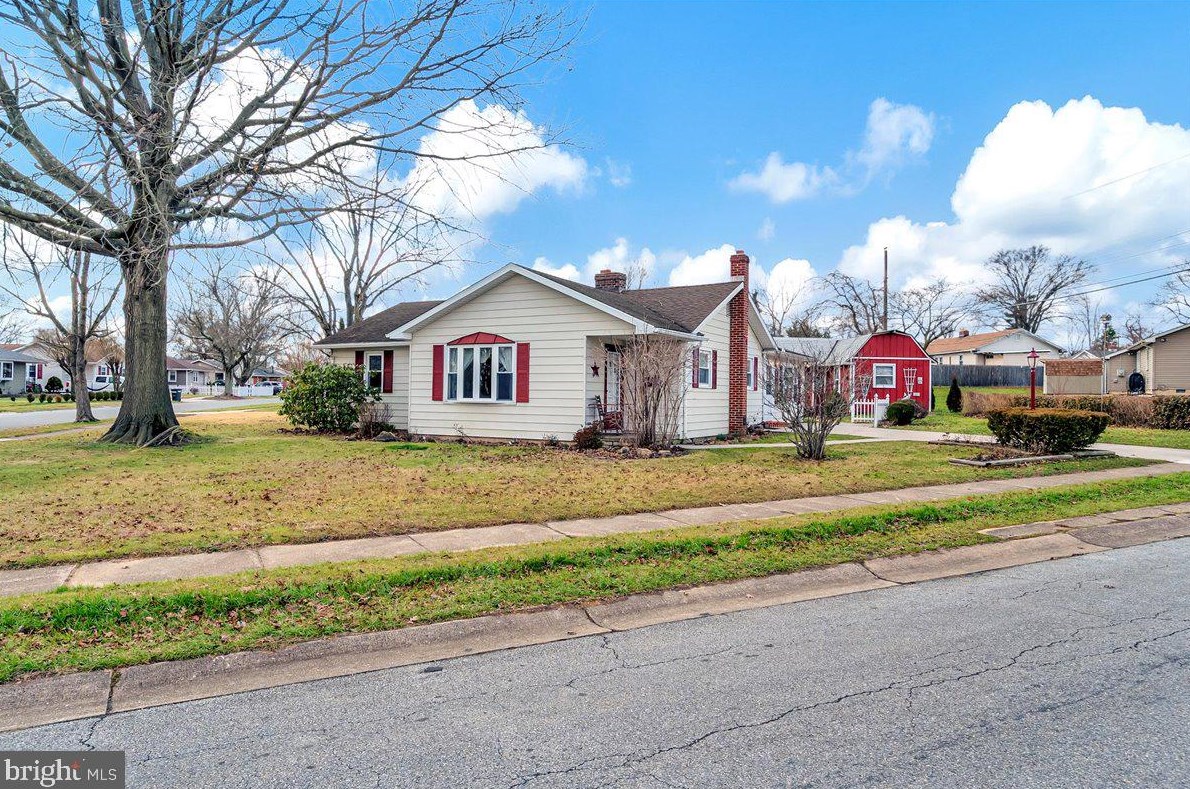 3801 Eunice Ave, Wilmington DE  19808-4614 exterior