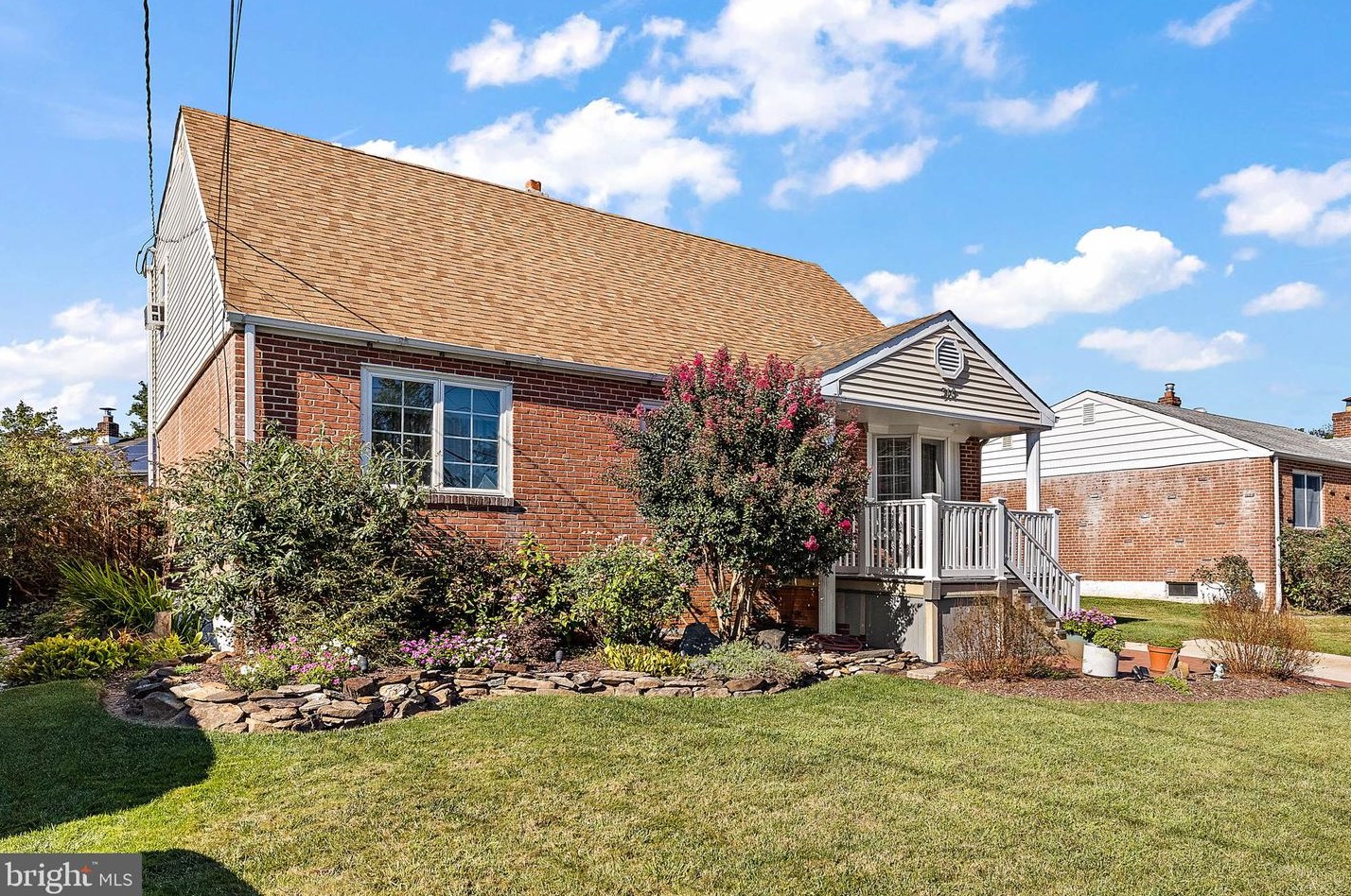318 Osborne Rd, Wilmington, DE 19804-1016