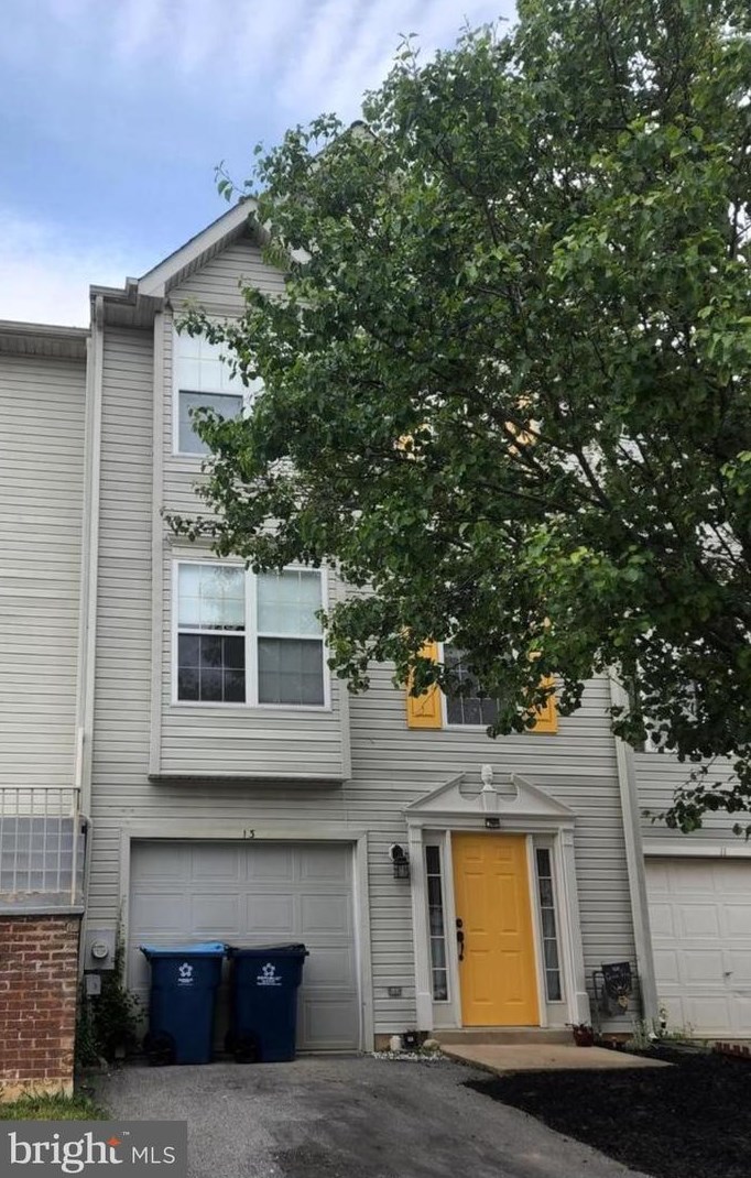 13 N Sherman Dr, Bear, DE 19701