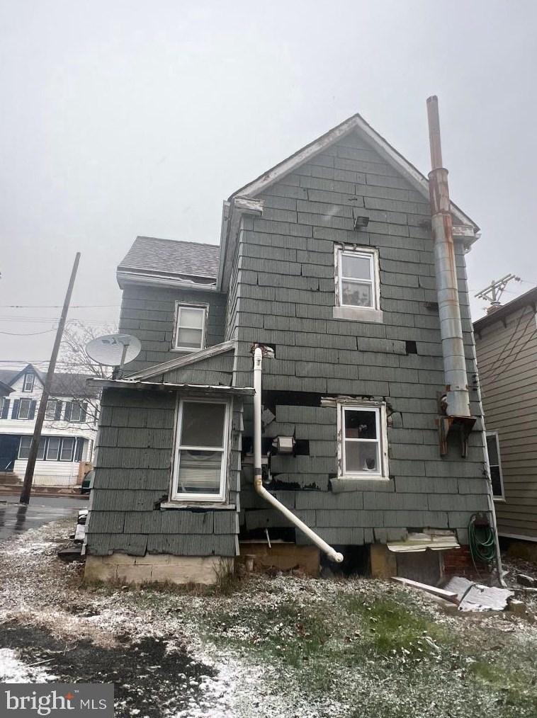 112 N Main St, Saint Georges, DE 19733