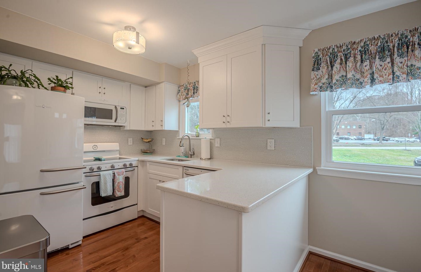 3 Ridge Blvd, Wilmington, DE 19808-1033