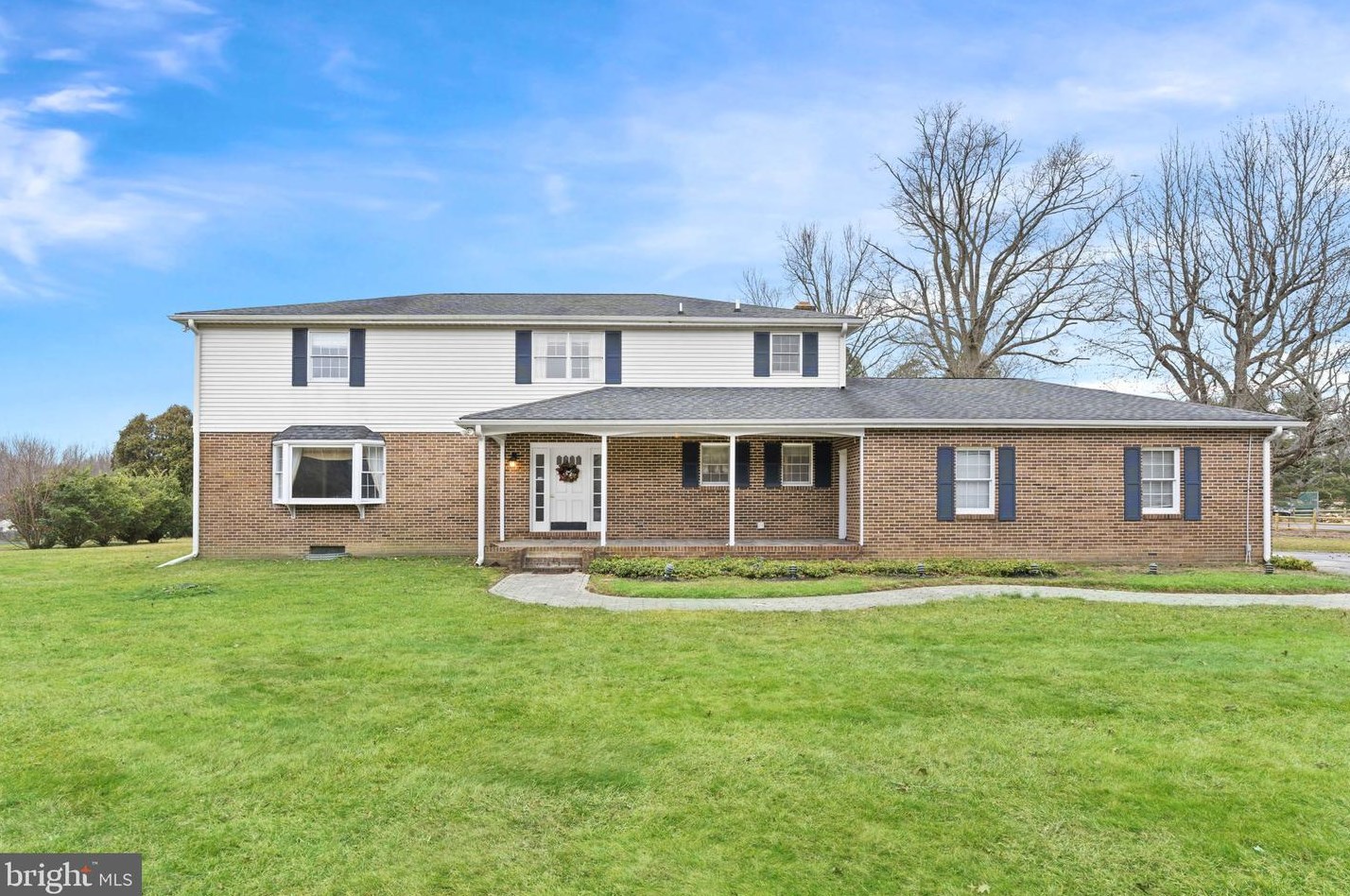 16 Lauren Dr, Bear DE  19701-1805 exterior