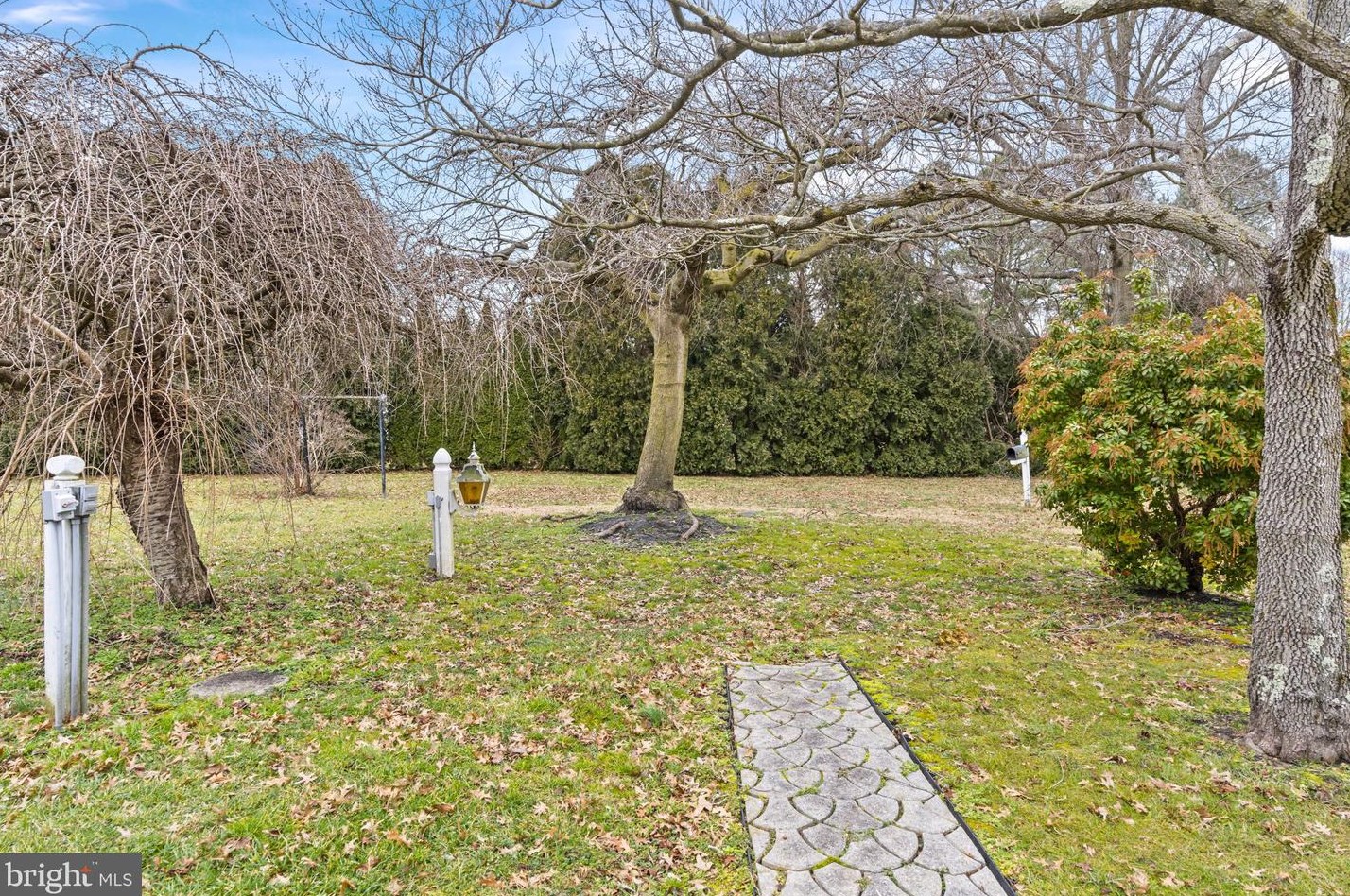 16 Lauren Dr, Bear DE  19701-1805 exterior