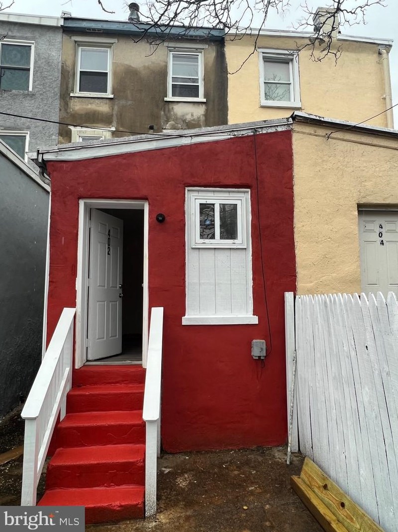 402 Adams St, Wilmington DE  19801-2017 exterior