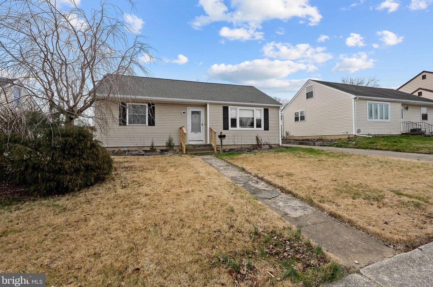 34 Louise Rd, New Castle, DE 19720-1720