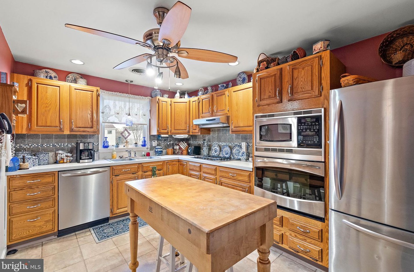 53 Morris Rd, New Castle, DE 19720