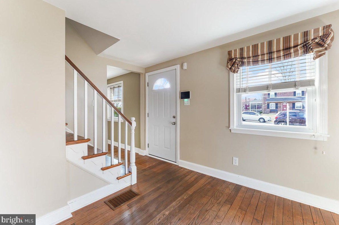 216 Grant Ave, New Castle, DE 19720-2525