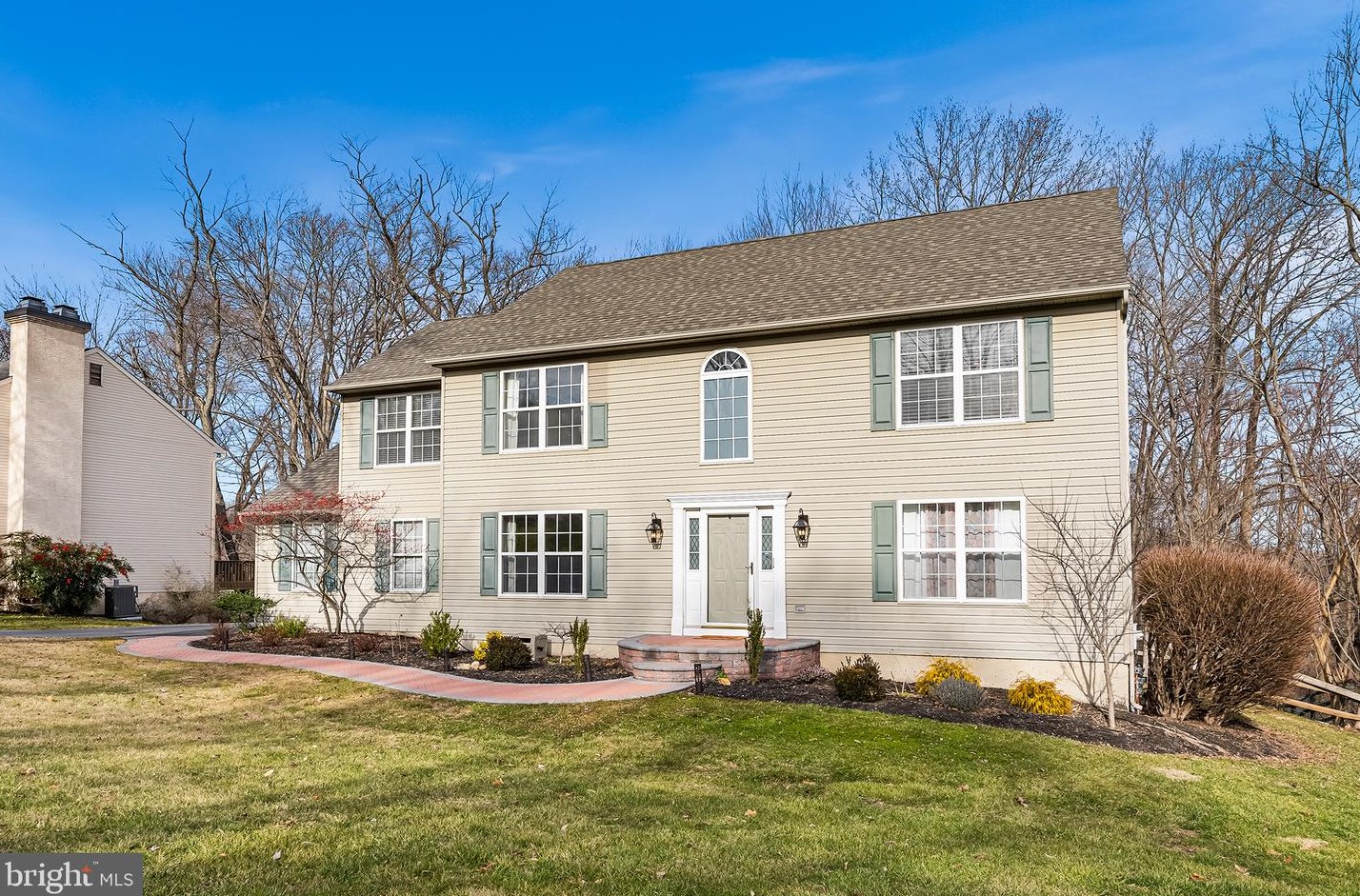 8 Stonebridge Dr, Hockessin, DE 19707