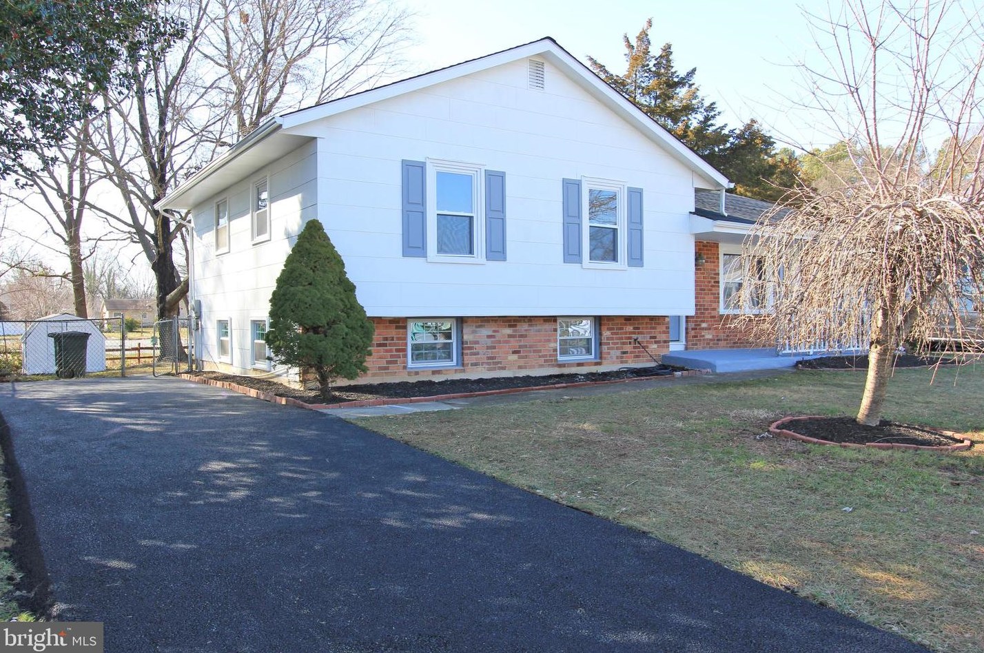 805 Broadfield Dr, Newark, DE 19713-2724