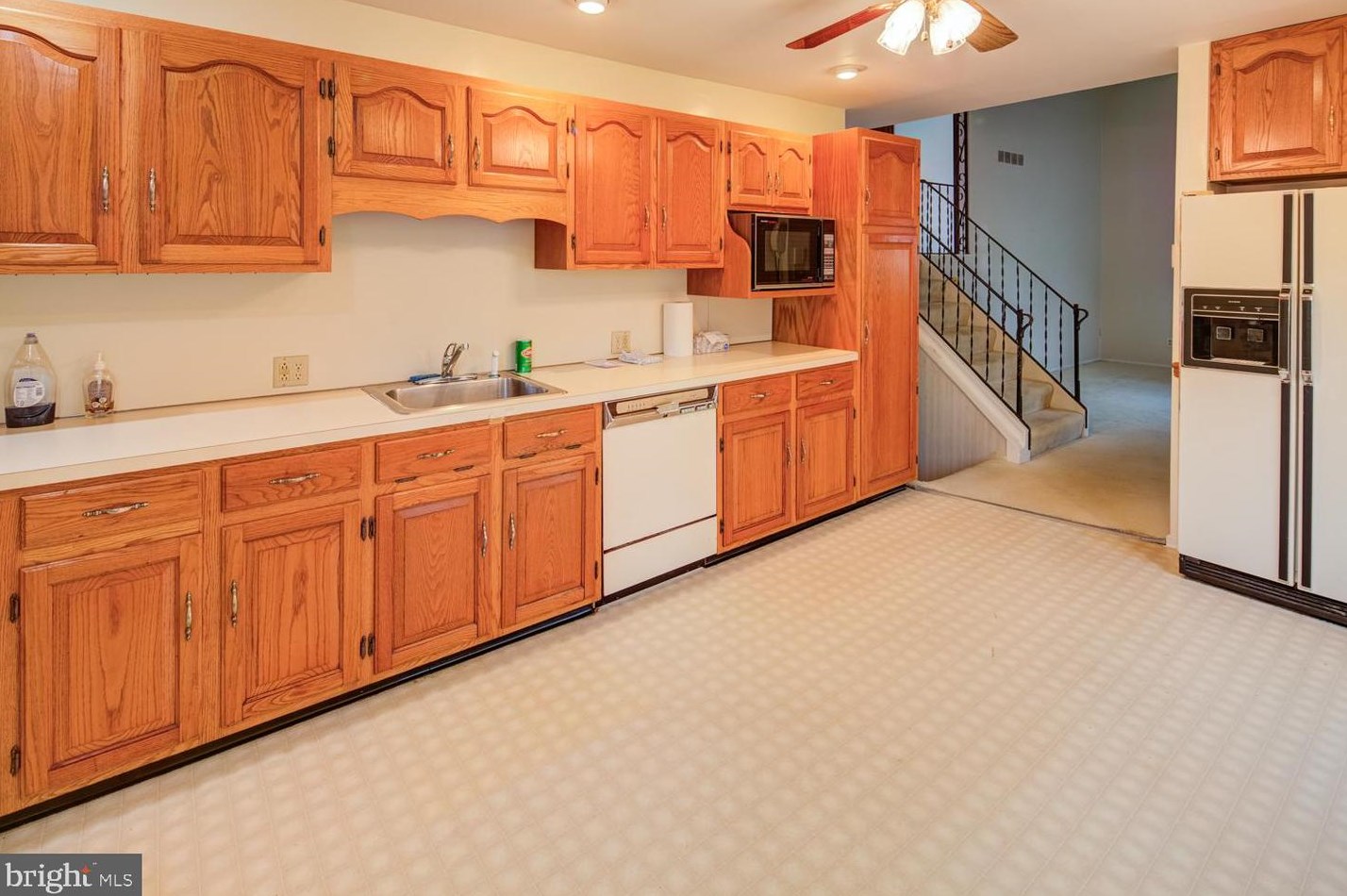 606 Banyan Rd, Newark, DE 19713-1703