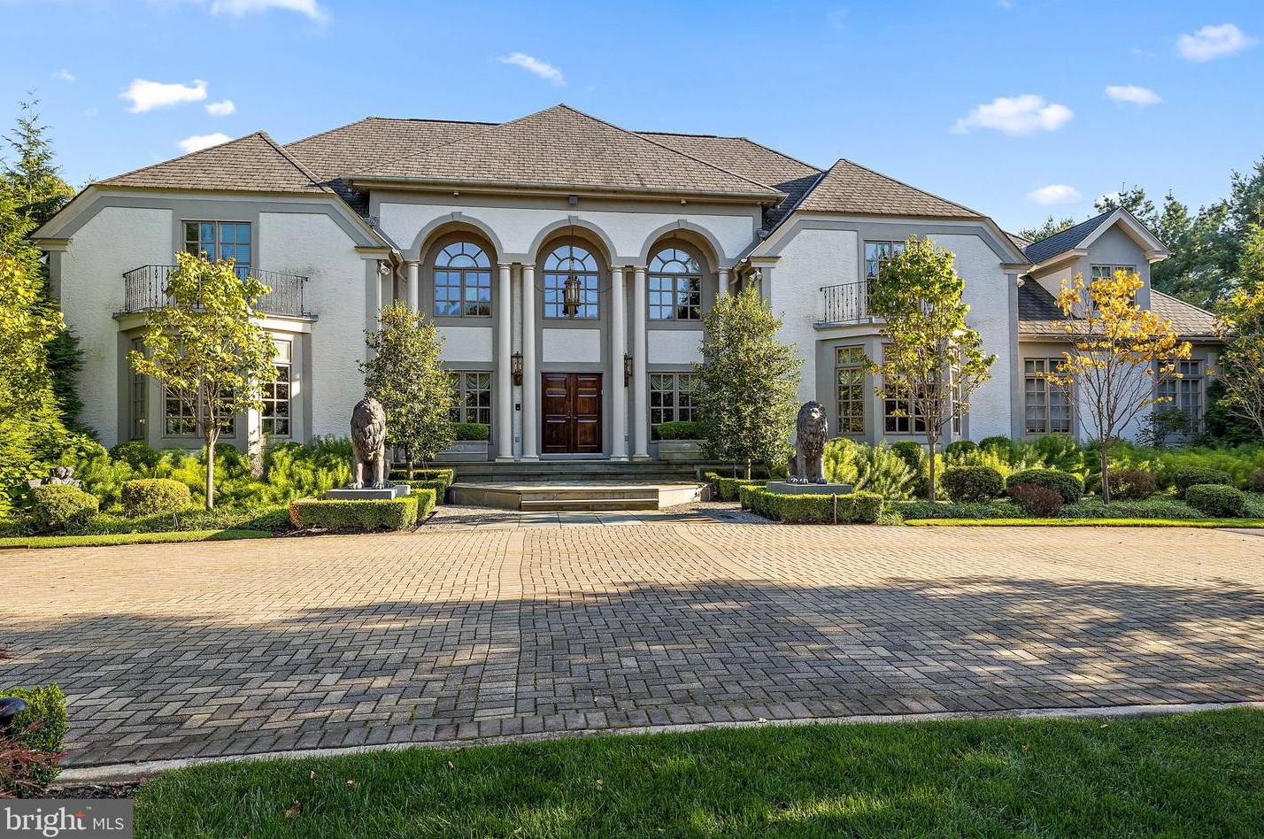 11 Summit Ln, Wilmington, DE 19807-2159