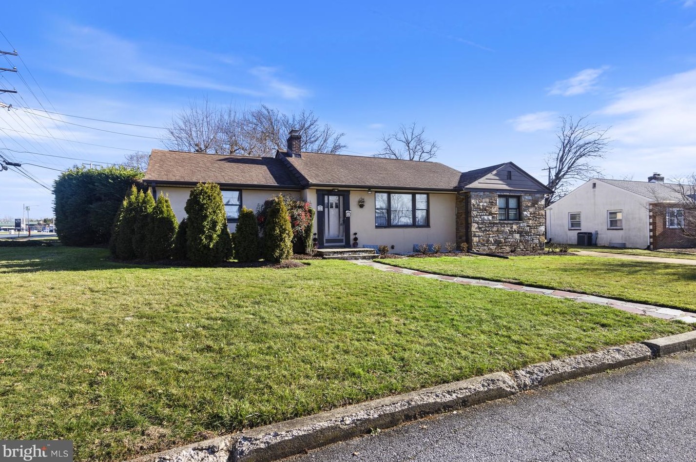 2 Imperial Dr, Wilmington, DE 19805-1505