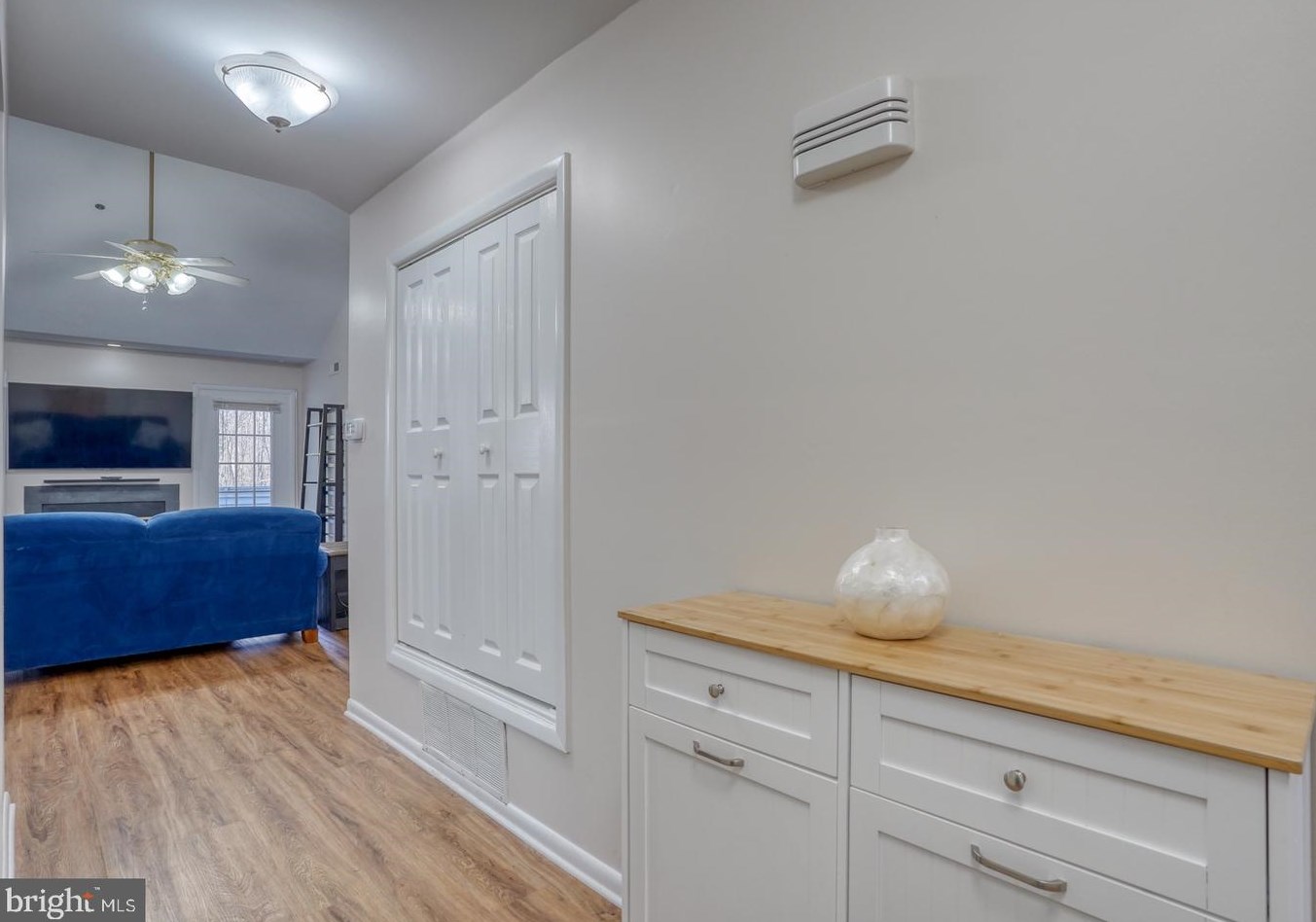 2308 Creekside Dr, Newark DE 19711-6741 exterior