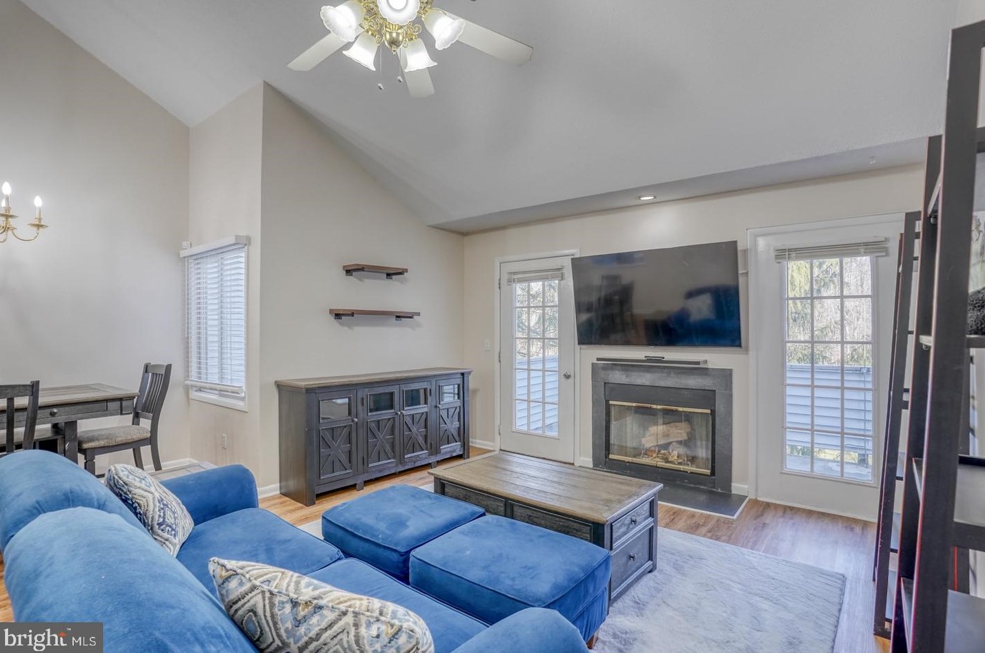 2308 Creekside Dr, Newark DE 19711-6741 exterior