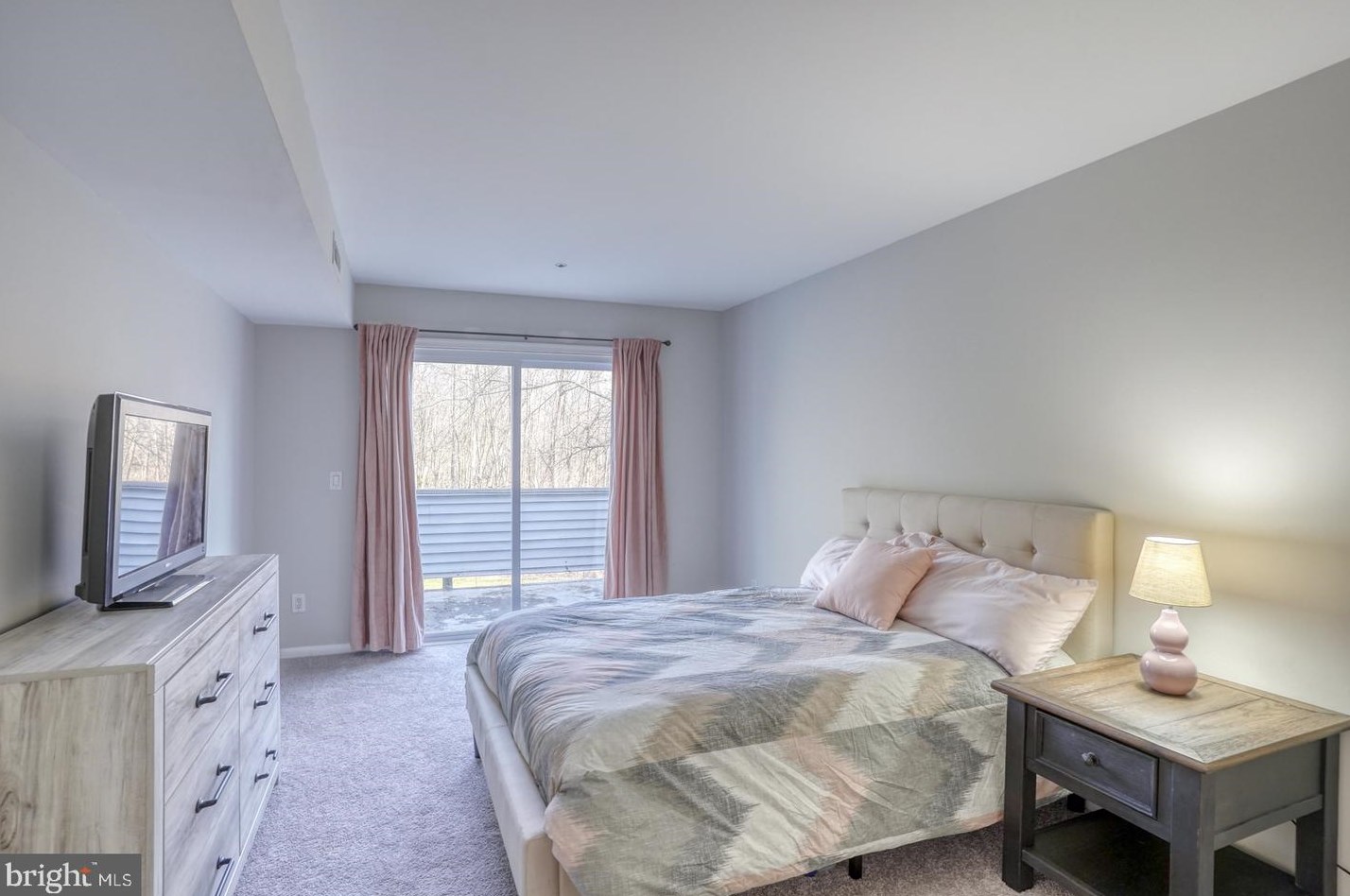 2308 Creekside Dr, Newark DE 19711-6741 exterior