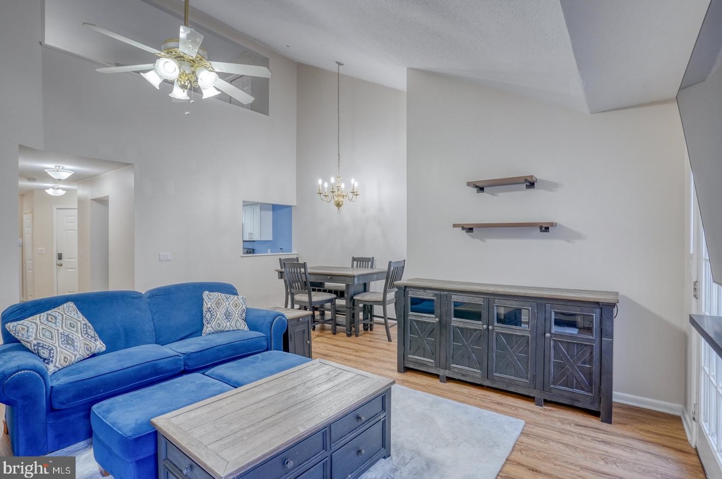 2308 Creekside Dr, Newark DE 19711-6741 exterior