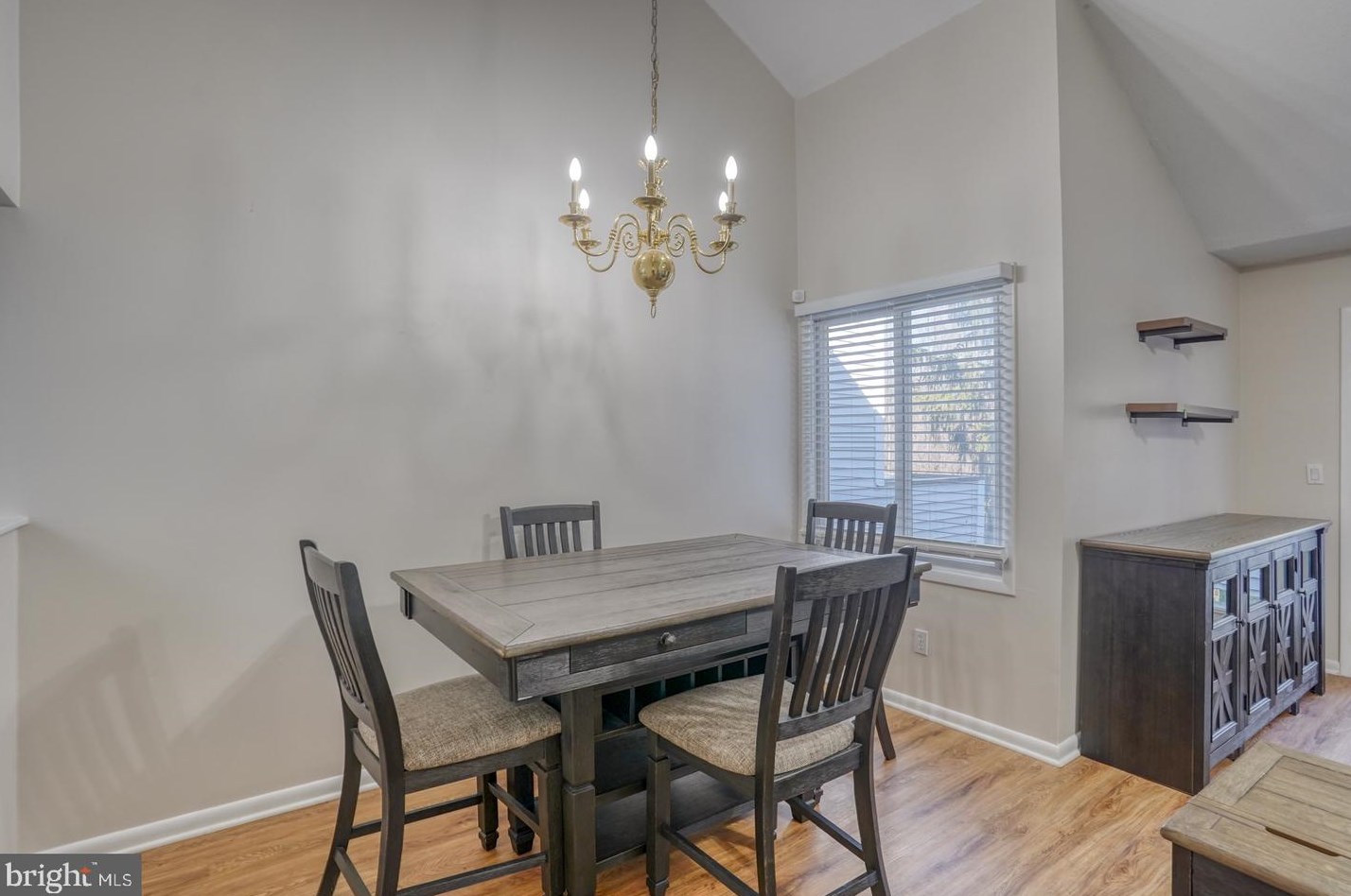 2308 Creekside Dr, Newark DE 19711-6741 exterior