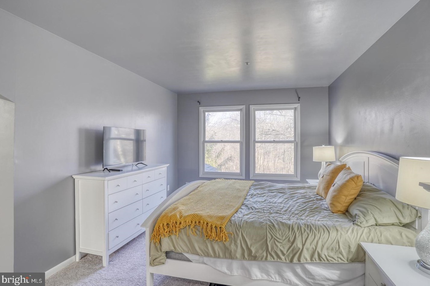 2308 Creekside Dr, Newark DE 19711-6741 exterior