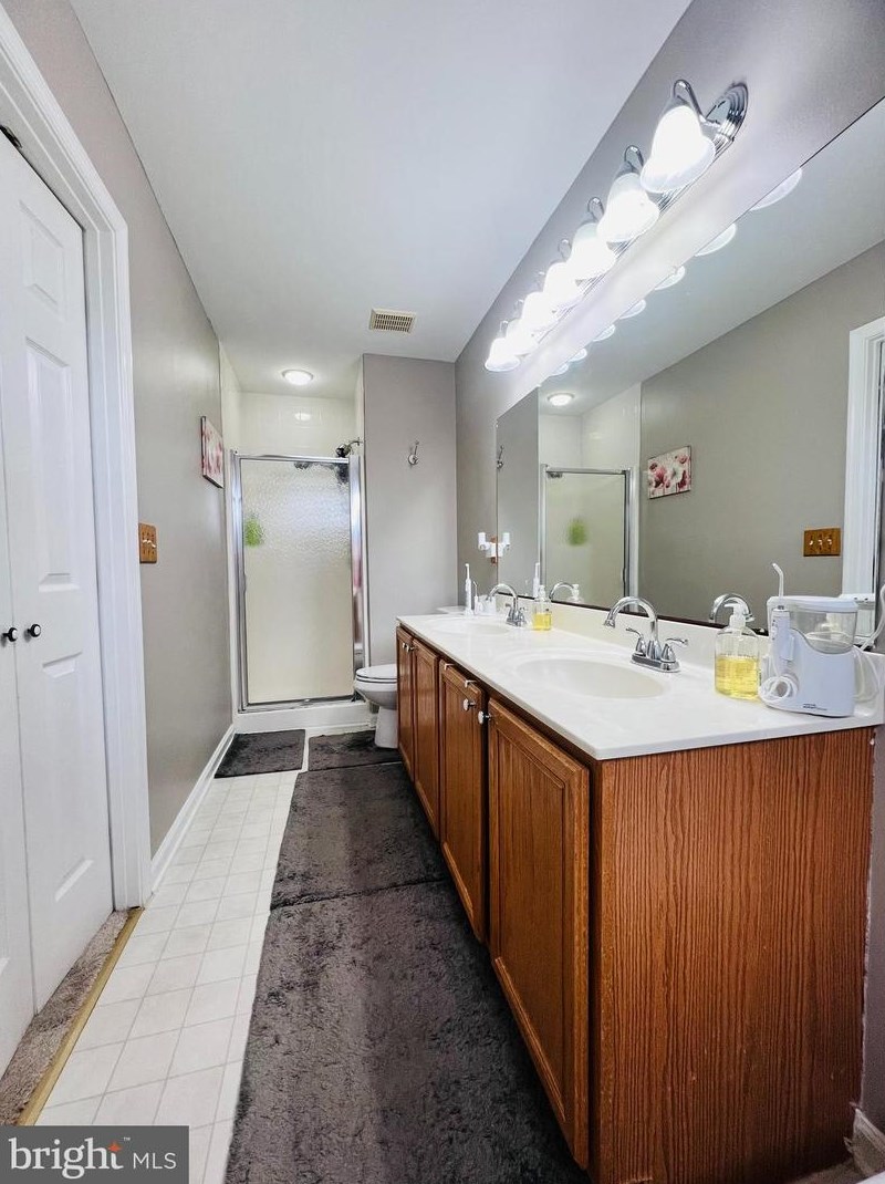 16 Chapman Ln, Bear DE  19701-6364 exterior