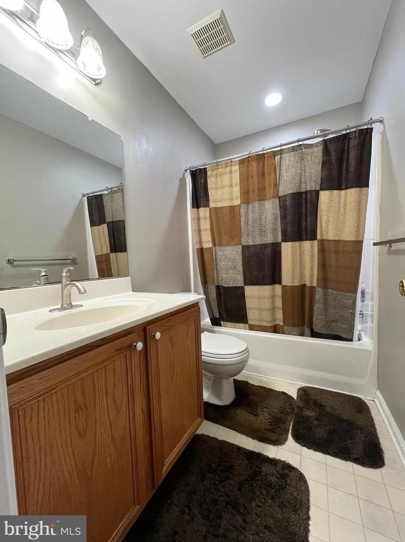 16 Chapman Ln, Bear DE  19701-6364 exterior