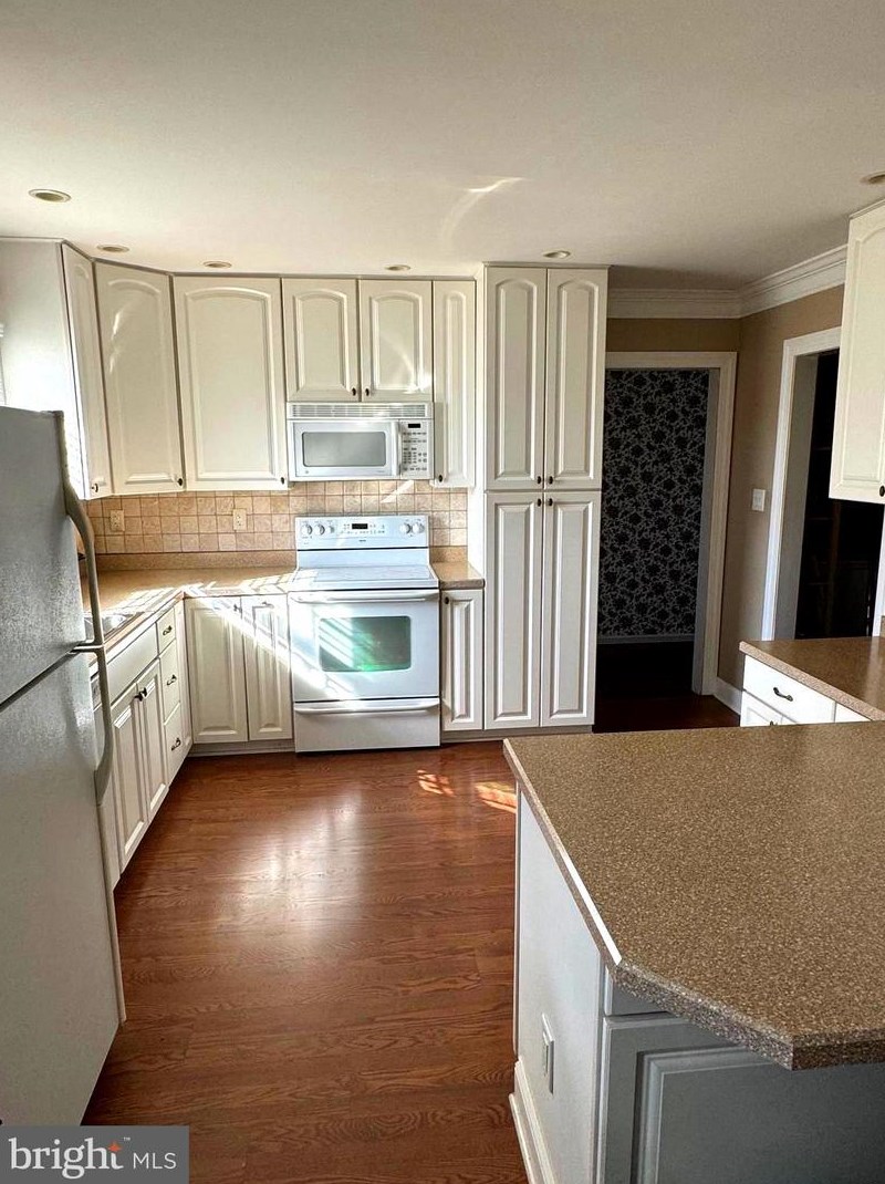 1200 Milltown Rd, Wilmington DE  19808-3004 exterior