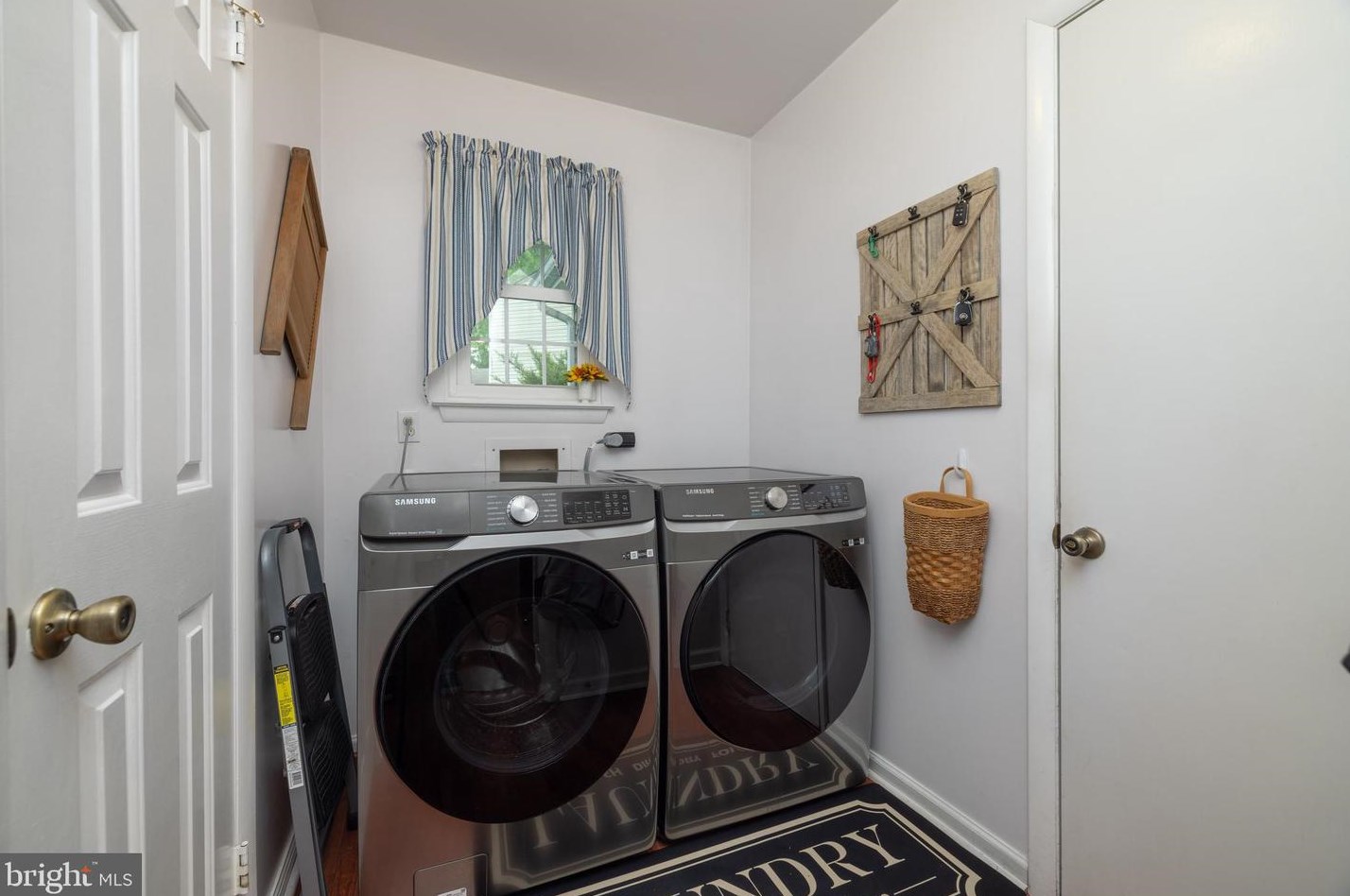 815 Gwynn Ct, Bear DE  19701-3013 exterior