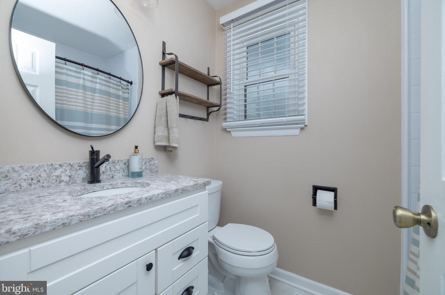 815 Gwynn Ct, Bear DE  19701-3013 exterior