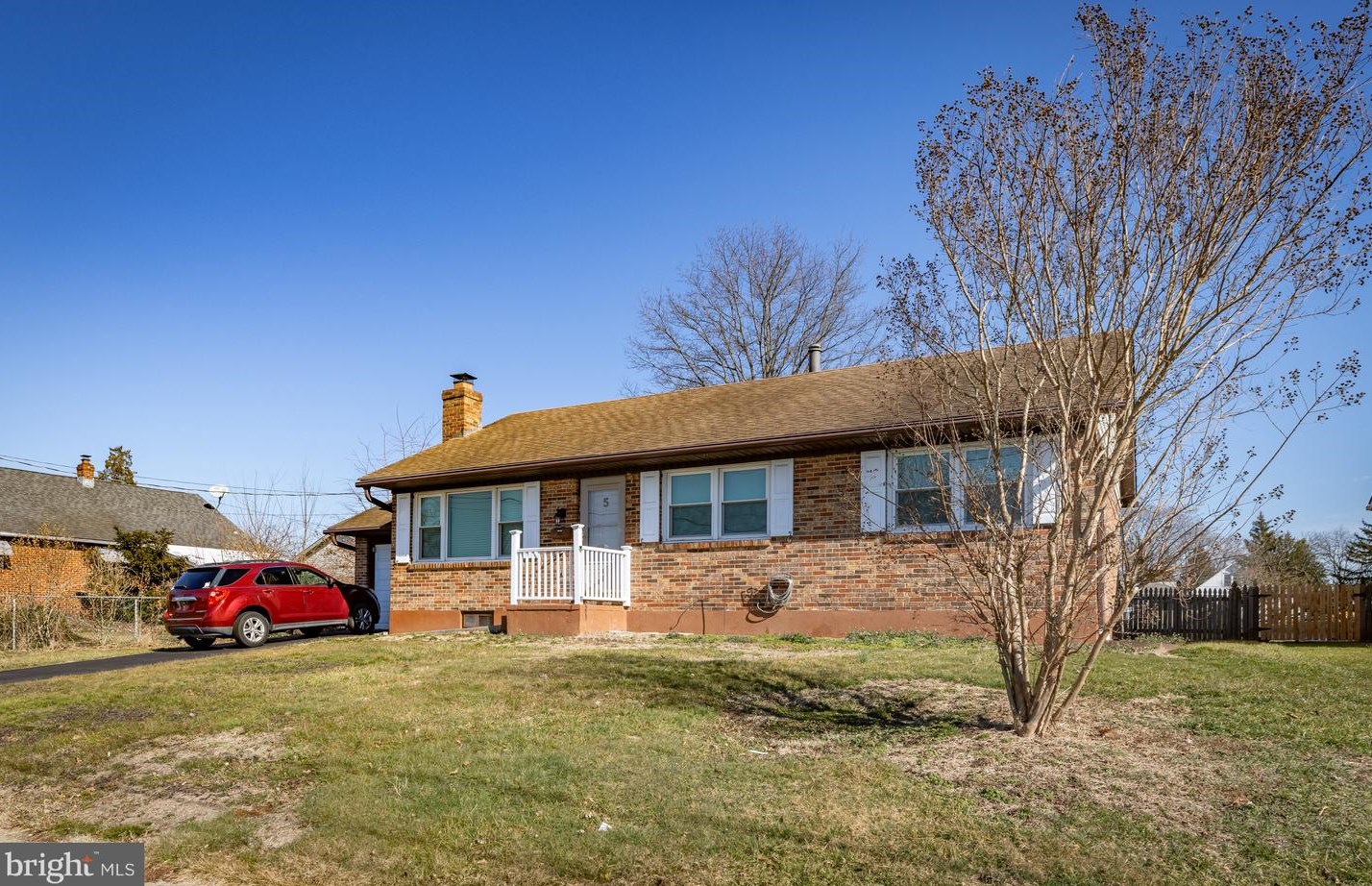 5 Mary St, Wilmington, DE 19804-3140