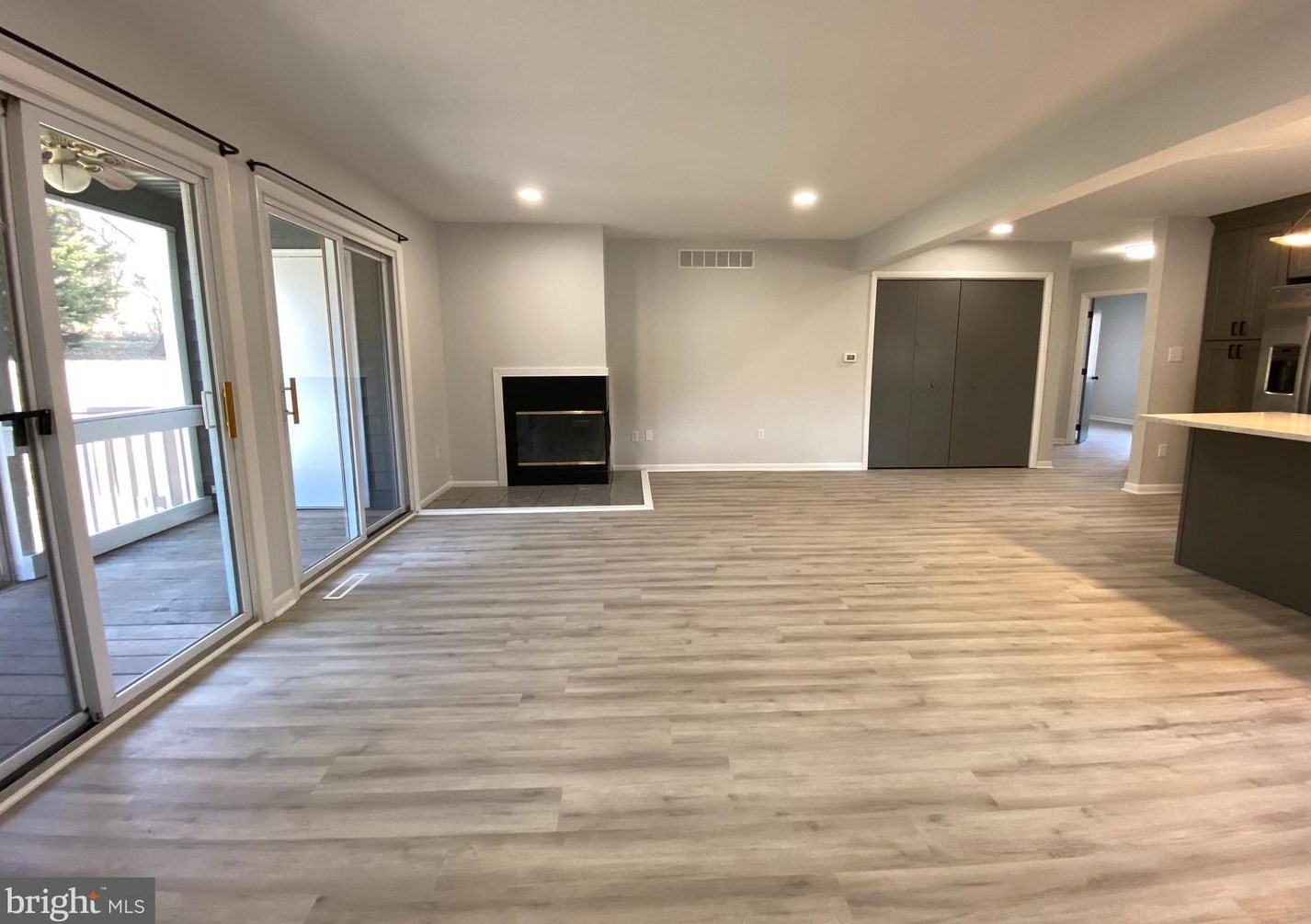 117 Foxfire Dr, Newark DE  19711-4300 exterior