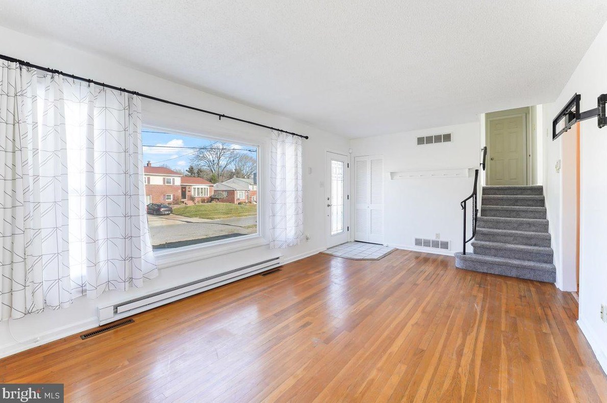 2422 Owen Dr, Wilmington, DE 19808