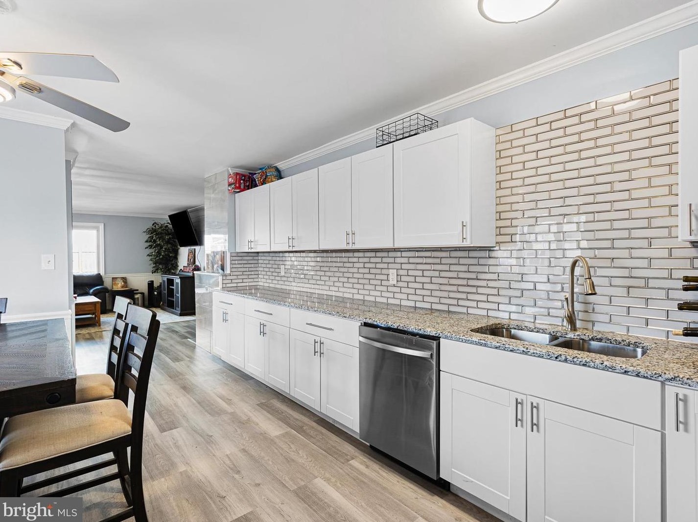 13 Kullen Dr, Newark DE  19713-2406 exterior