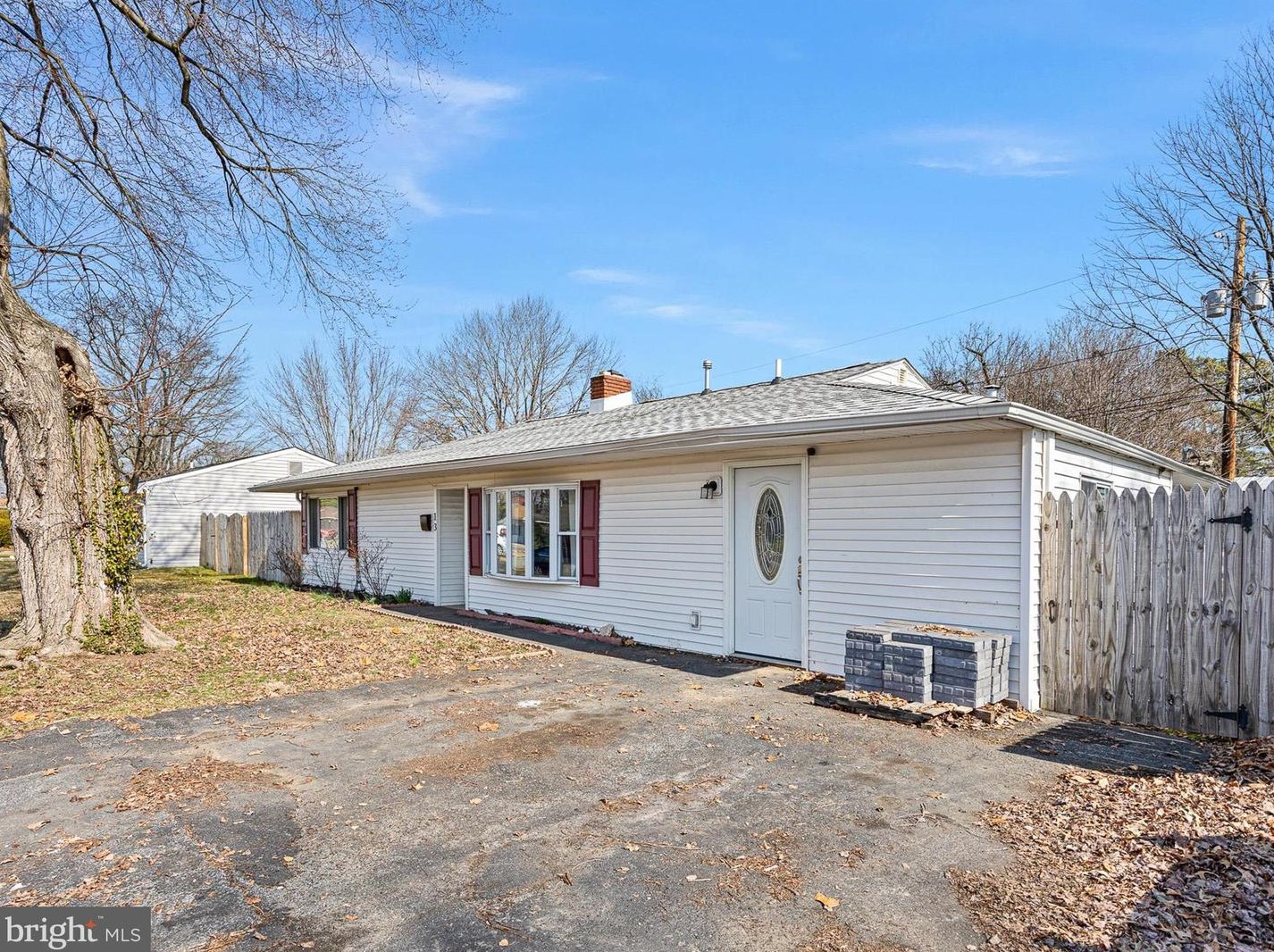 13 Kullen Dr, Newark DE  19713-2406 exterior