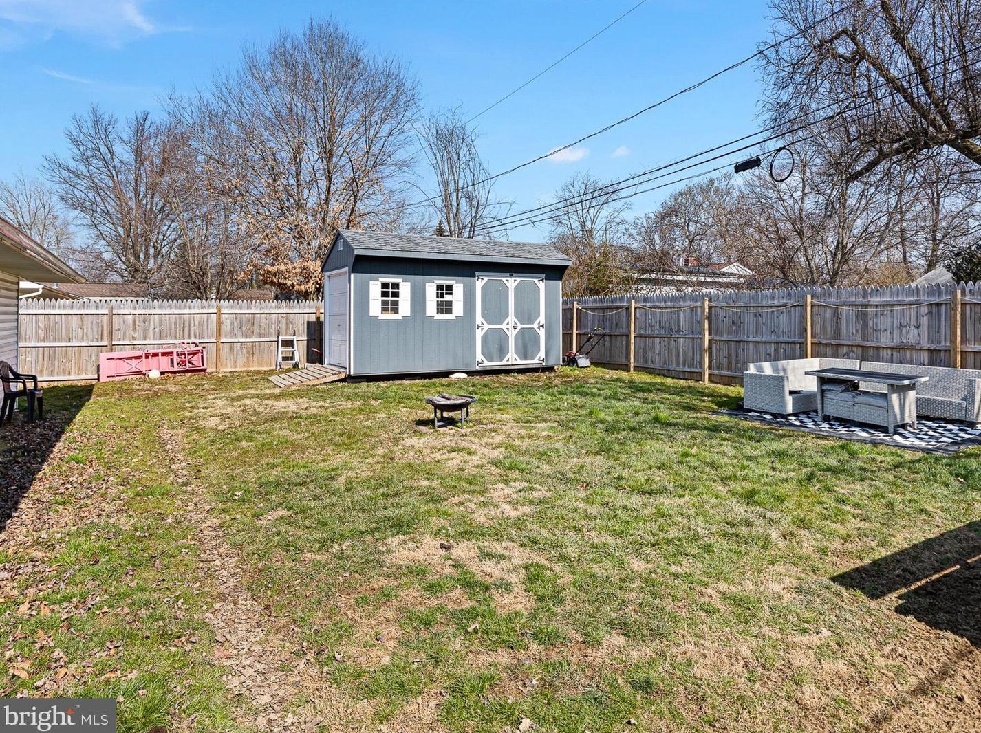 13 Kullen Dr, Newark DE  19713-2406 exterior