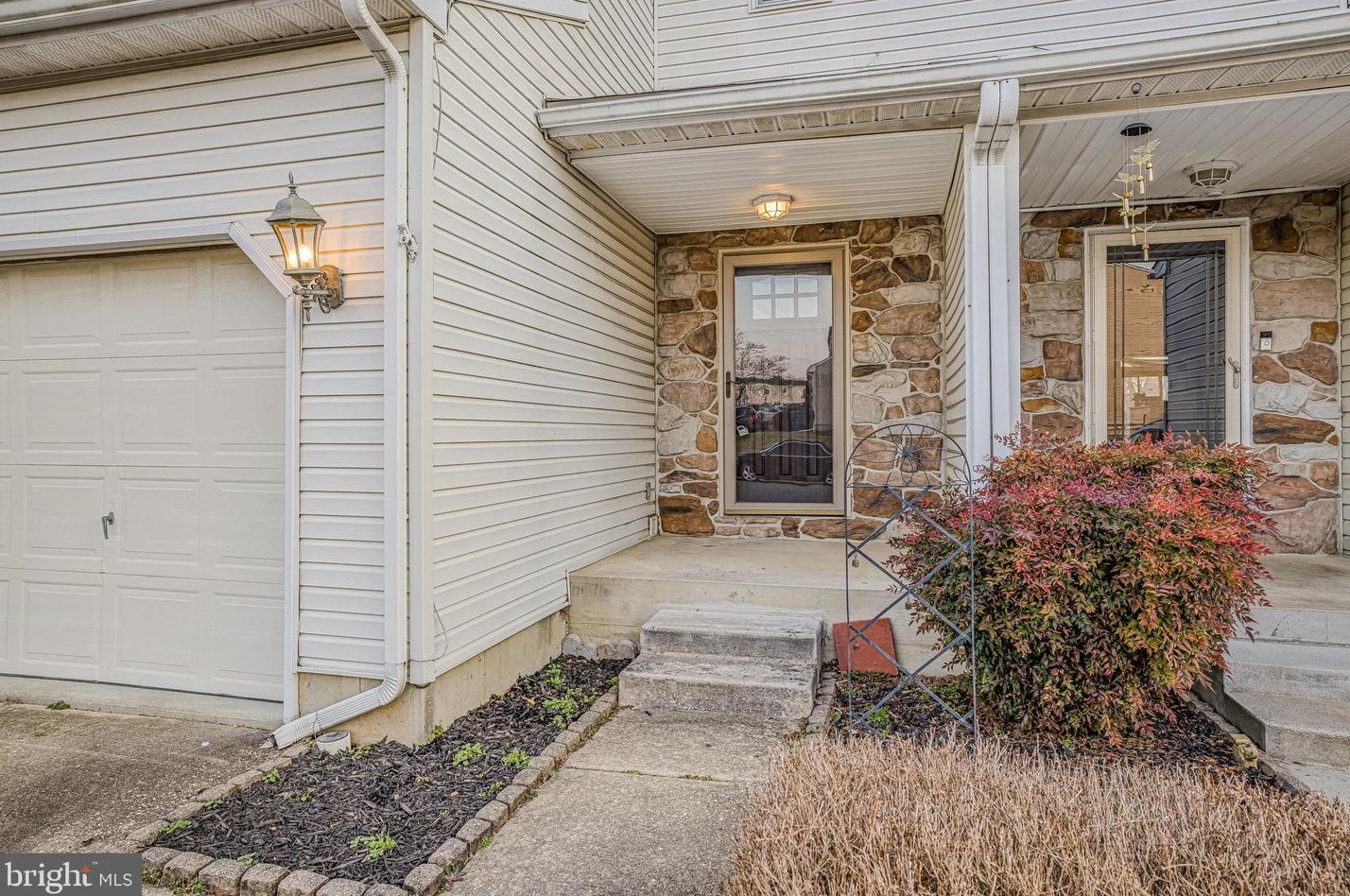 107 Mendel Ct, Bear, DE 19701-3061
