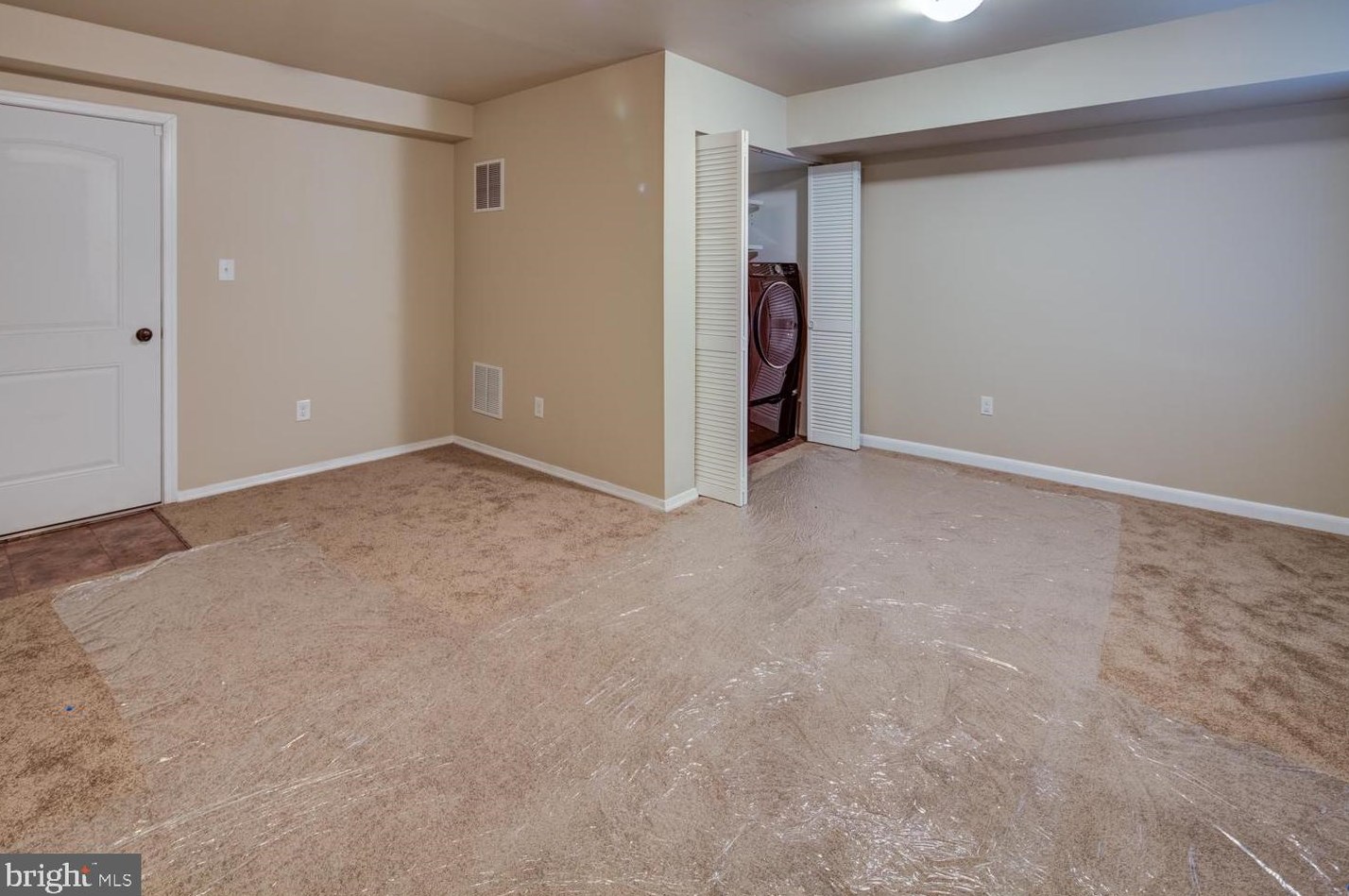 306 Wilkinson Dr, Newark DE 19702-6703 exterior