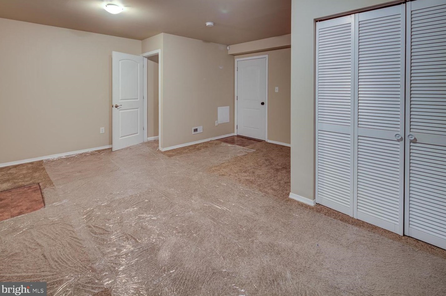 306 Wilkinson Dr, Newark DE 19702-6703 exterior