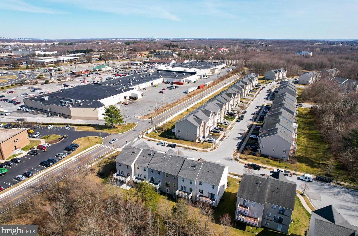 306 Wilkinson Dr, Newark DE 19702-6703 exterior