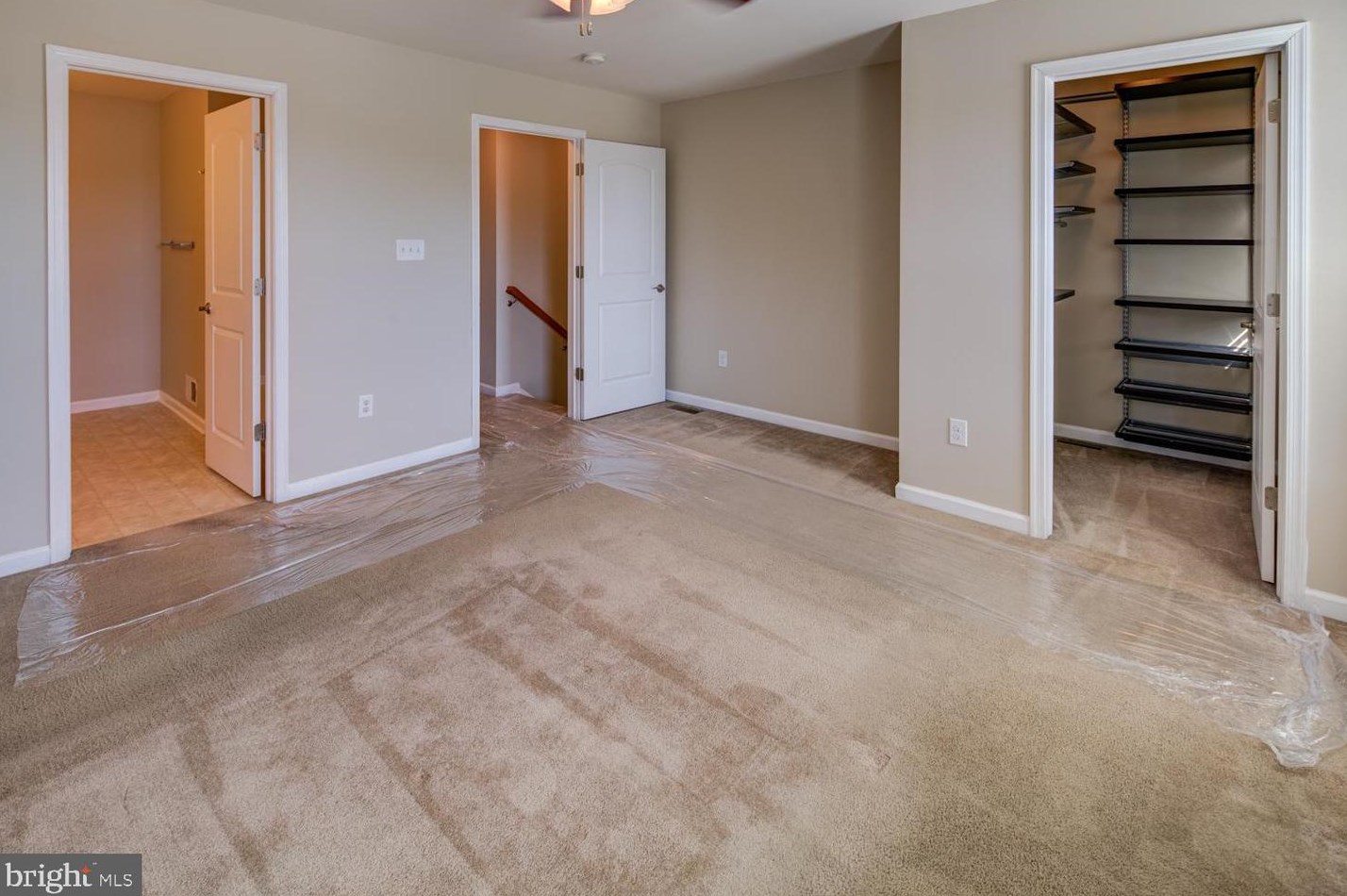 306 Wilkinson Dr, Newark DE 19702-6703 exterior