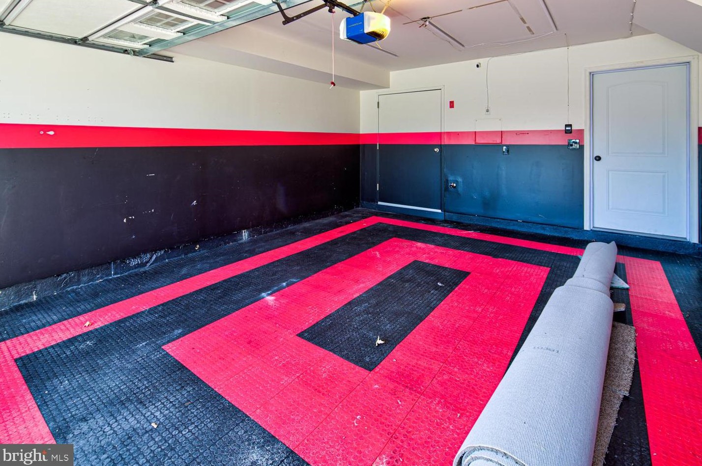 306 Wilkinson Dr, Newark DE 19702-6703 exterior