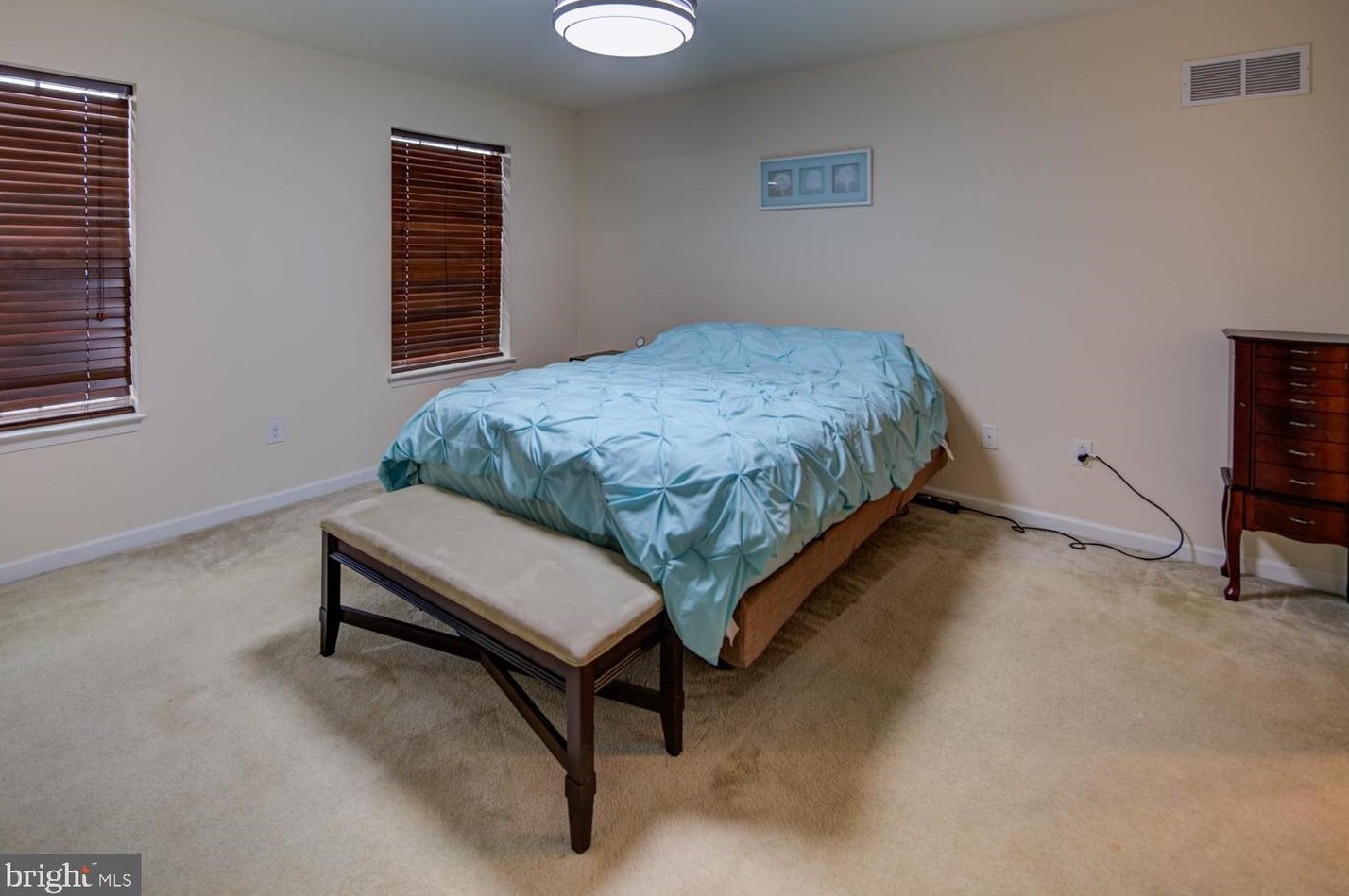 308 Wilkinson Dr, Newark DE 19702-6703 exterior