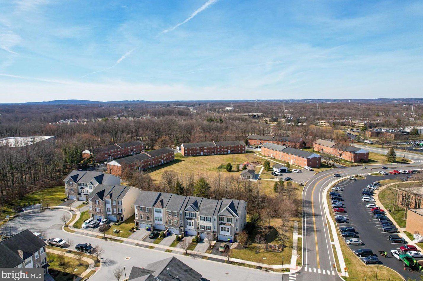 308 Wilkinson Dr, Newark DE 19702-6703 exterior