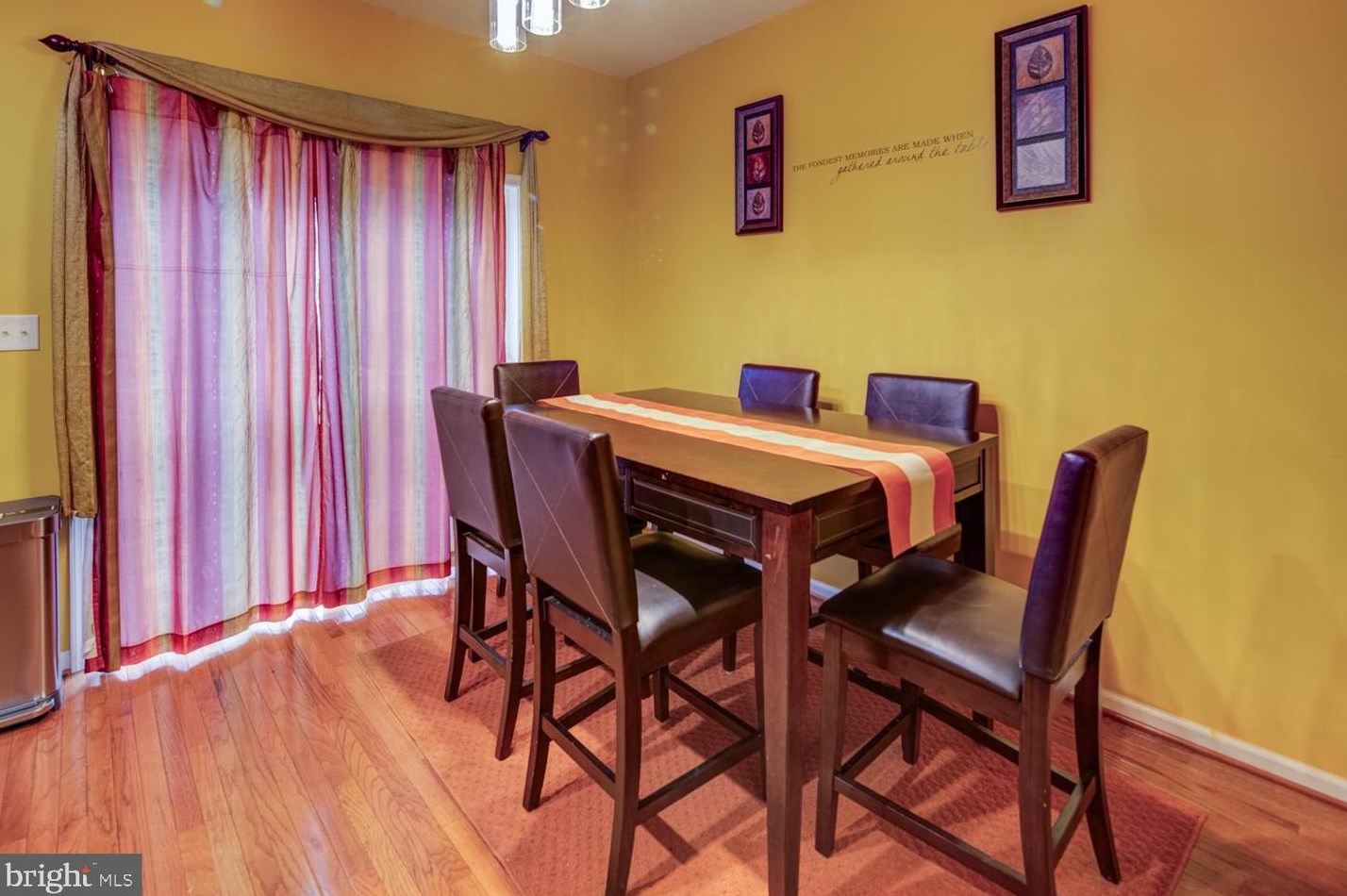 308 Wilkinson Dr, Newark DE 19702-6703 exterior