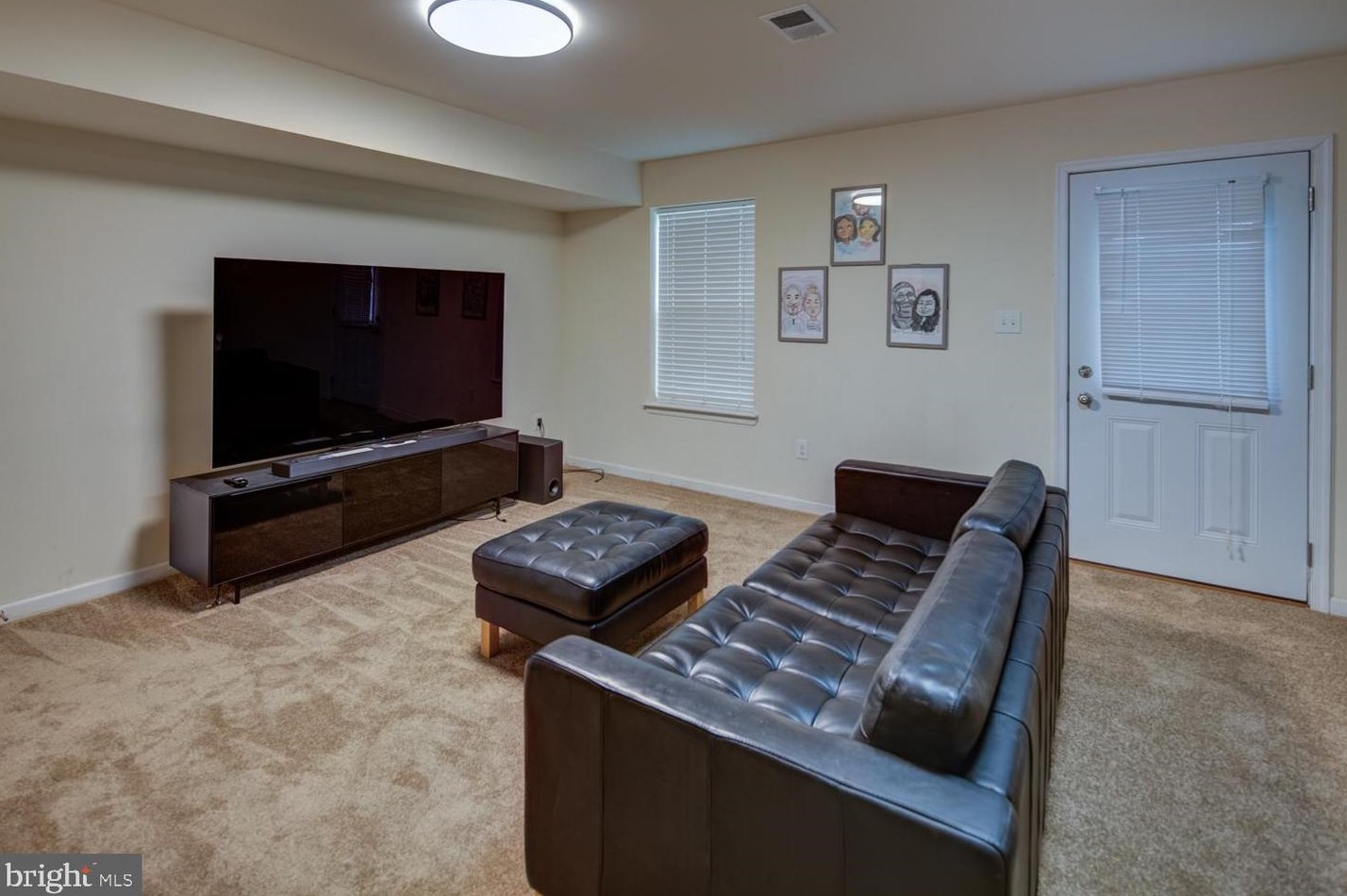 308 Wilkinson Dr, Newark DE 19702-6703 exterior