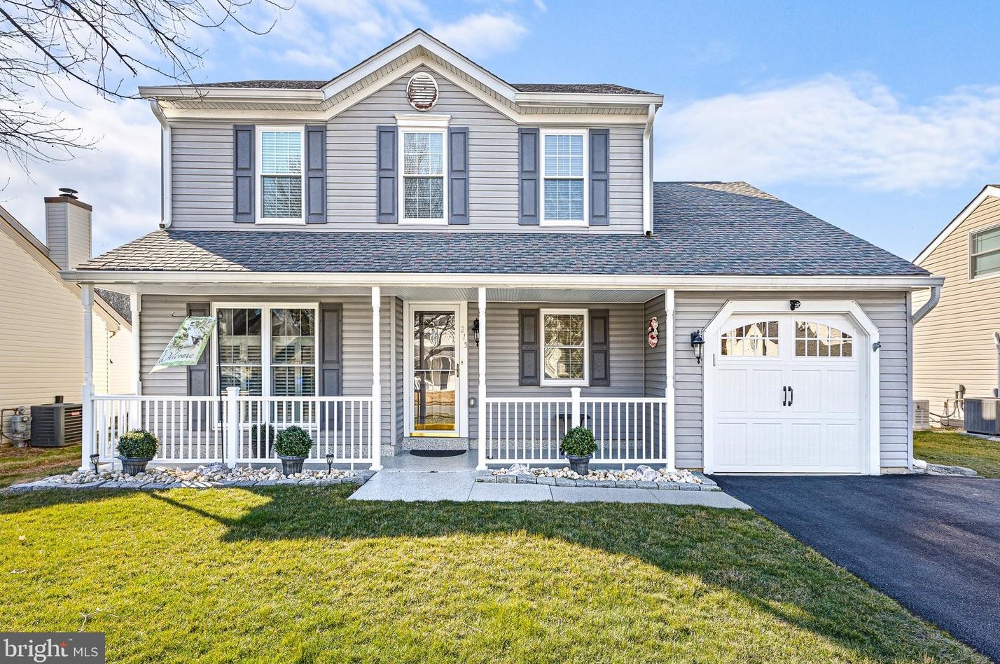 215 Palermo Dr, Bear, DE 19701-2525
