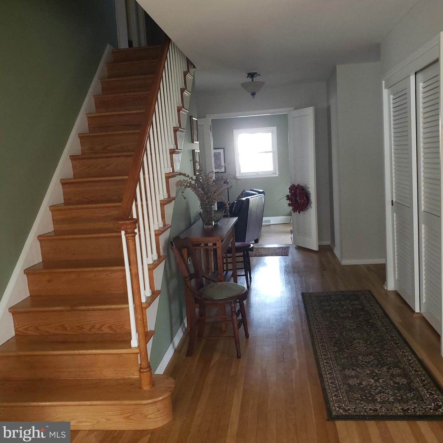 4 Cliffe Dr, Wilmington, DE 19809-1624